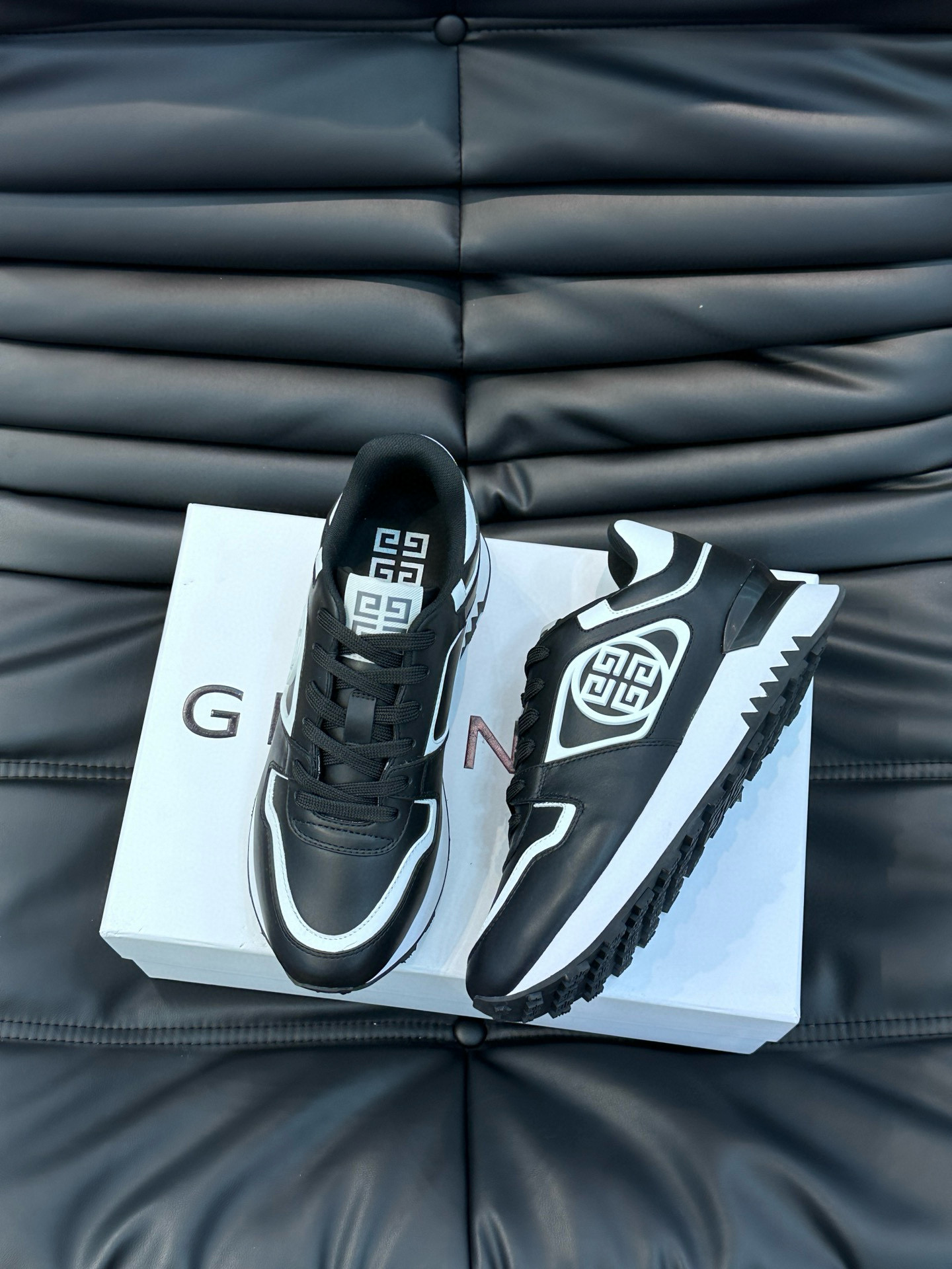 [GIVENCHY] 지방시 스니커즈 남성용