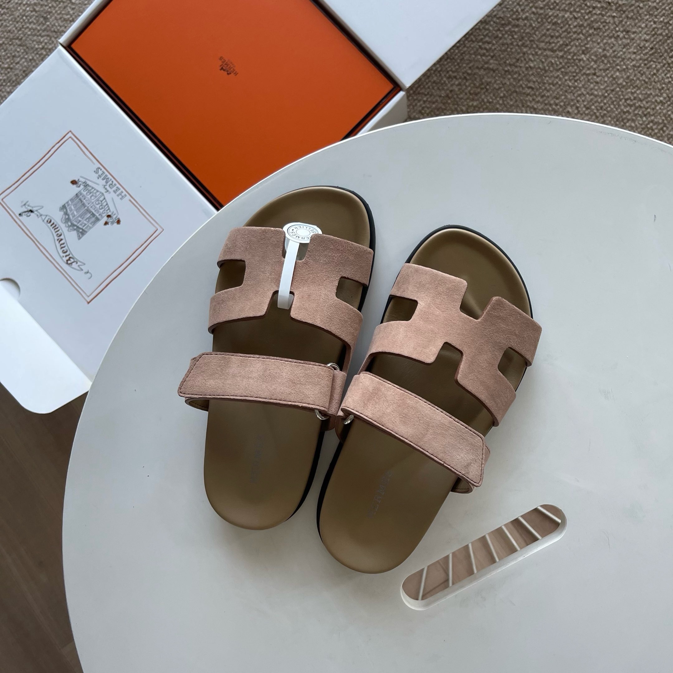 [HERMES] 에르메스 시프레 그리스 안타티카 앱송 샌들 남녀공용