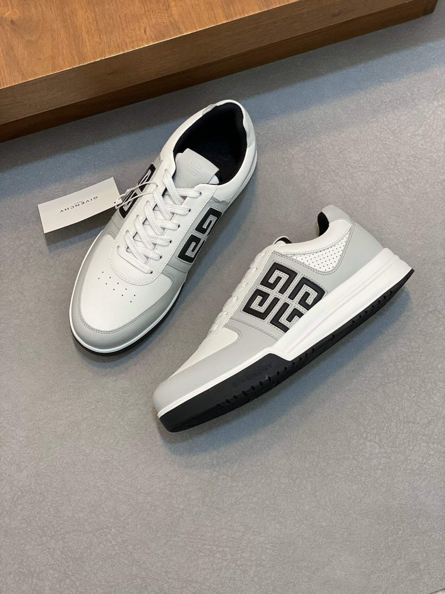 [GIVENCHY] 지방시 스니커즈 남성용