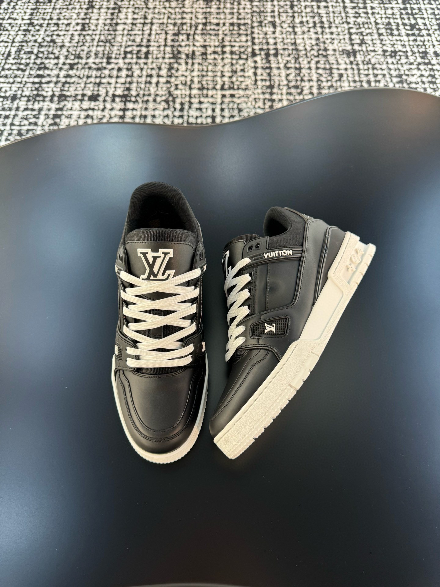[LOUIS VUITTON] 루이비통 LV 트레이너 버질아블로 스니커즈 남성용