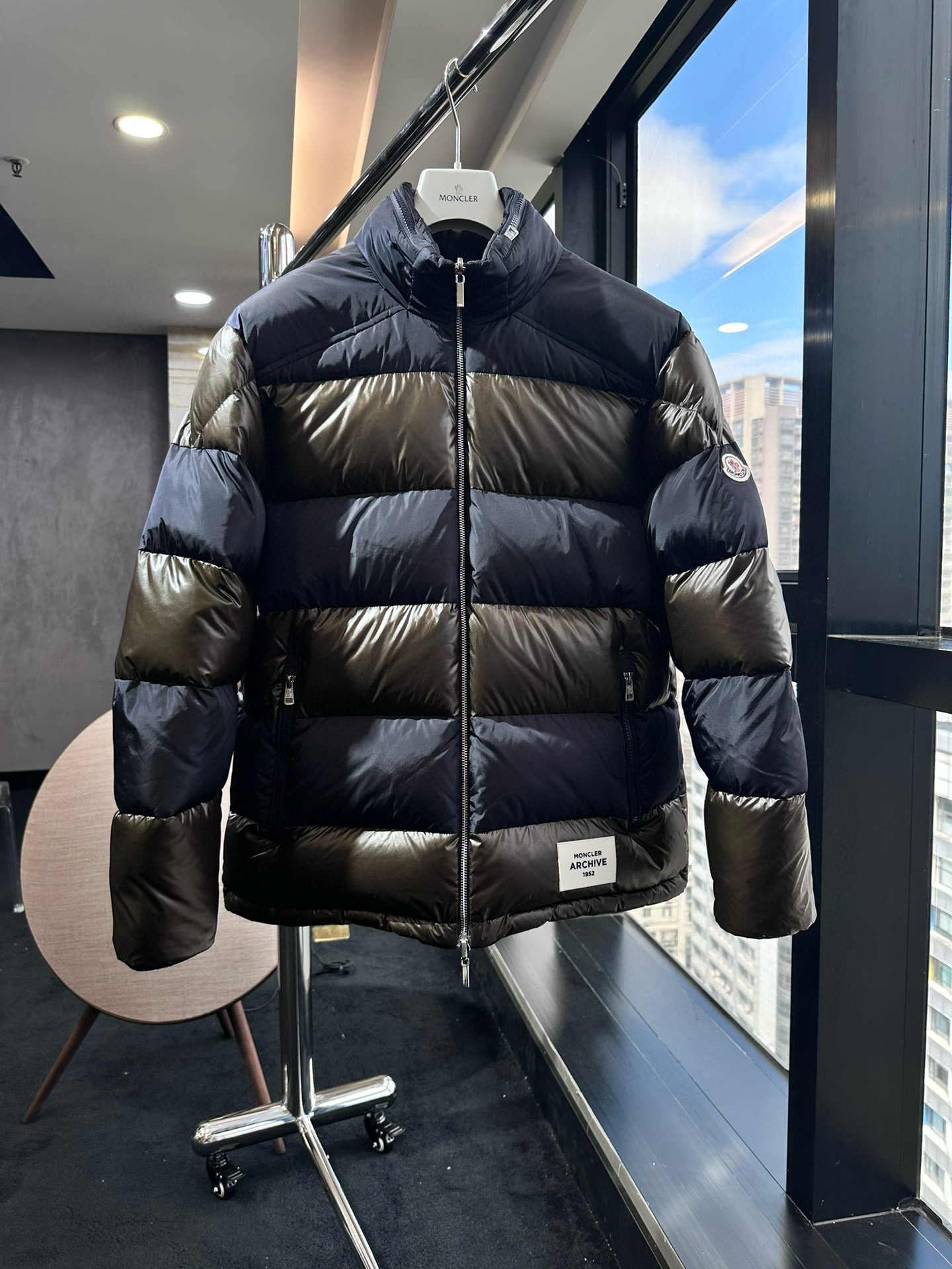 [MONCLER] 몽클레어 Peclet 리버서블 쇼트 다운 재킷 패딩 남성용