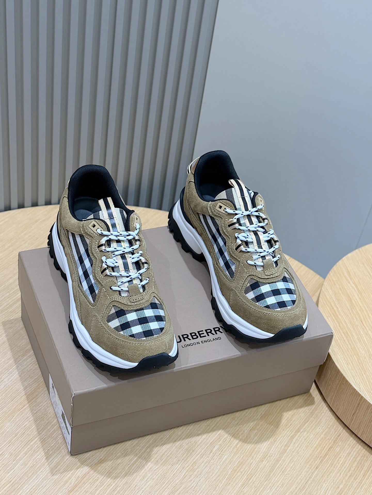 [BURBERRY] 버버리 리지스 스니커즈 남성용