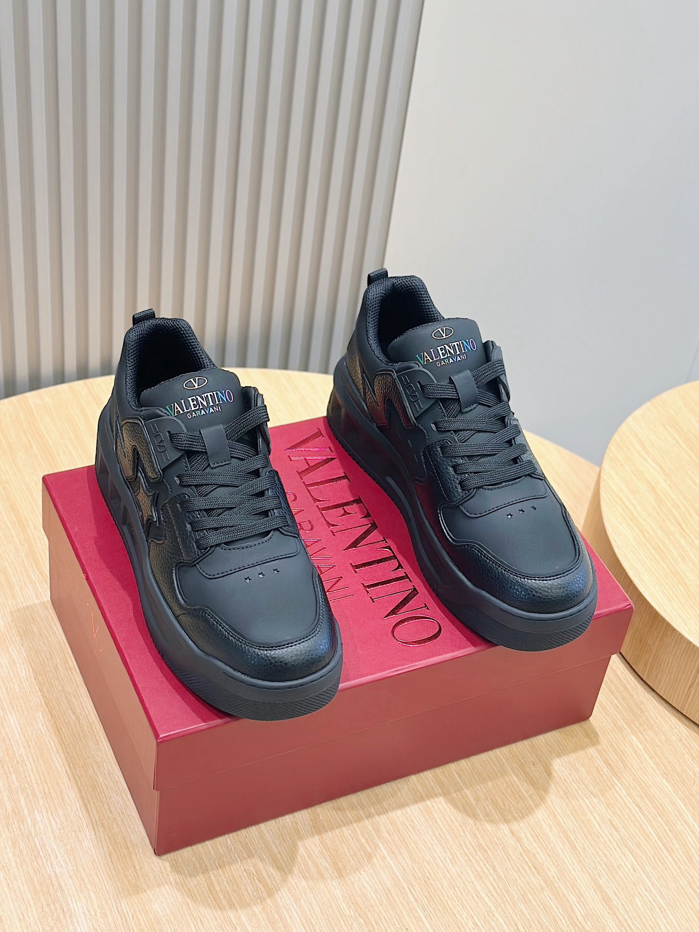 [VALENTINO] 발렌티노 원 스터드 스니커즈 남녀공용