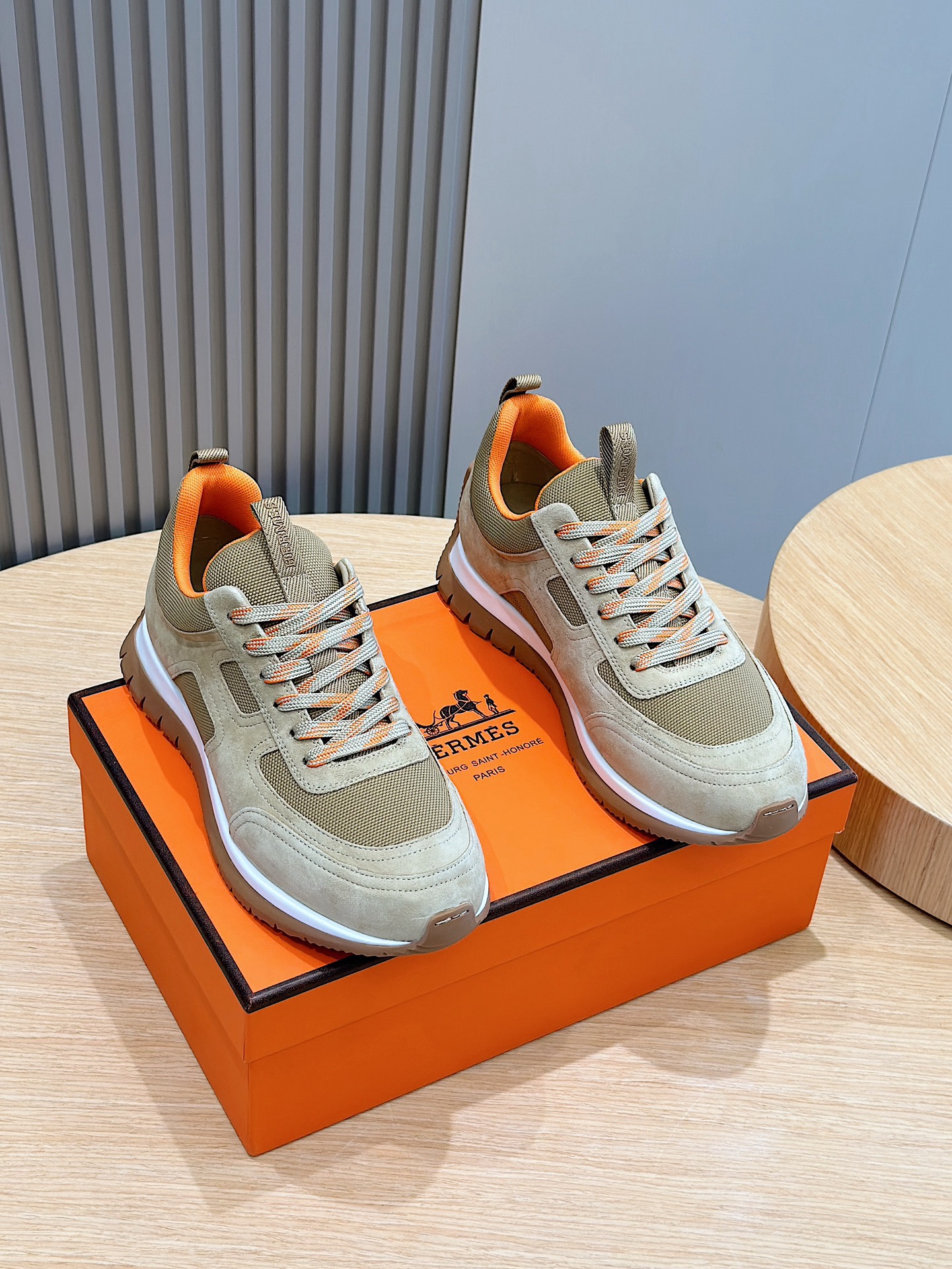 [HERMES] 에르메스 지미 스니커즈 남성용