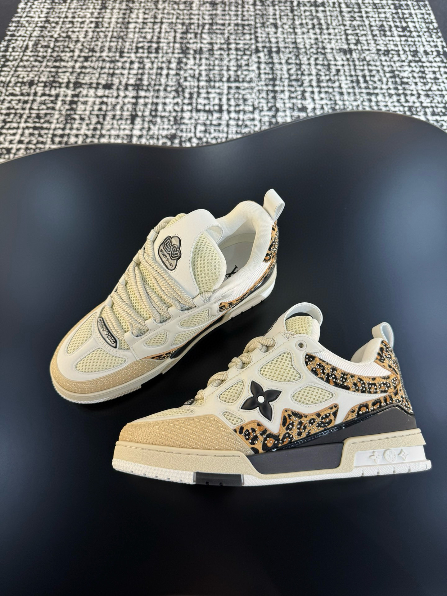 [LOUIS VUITTON] 루이비통 LV 스케이트 모노그램 스니커즈 남성용