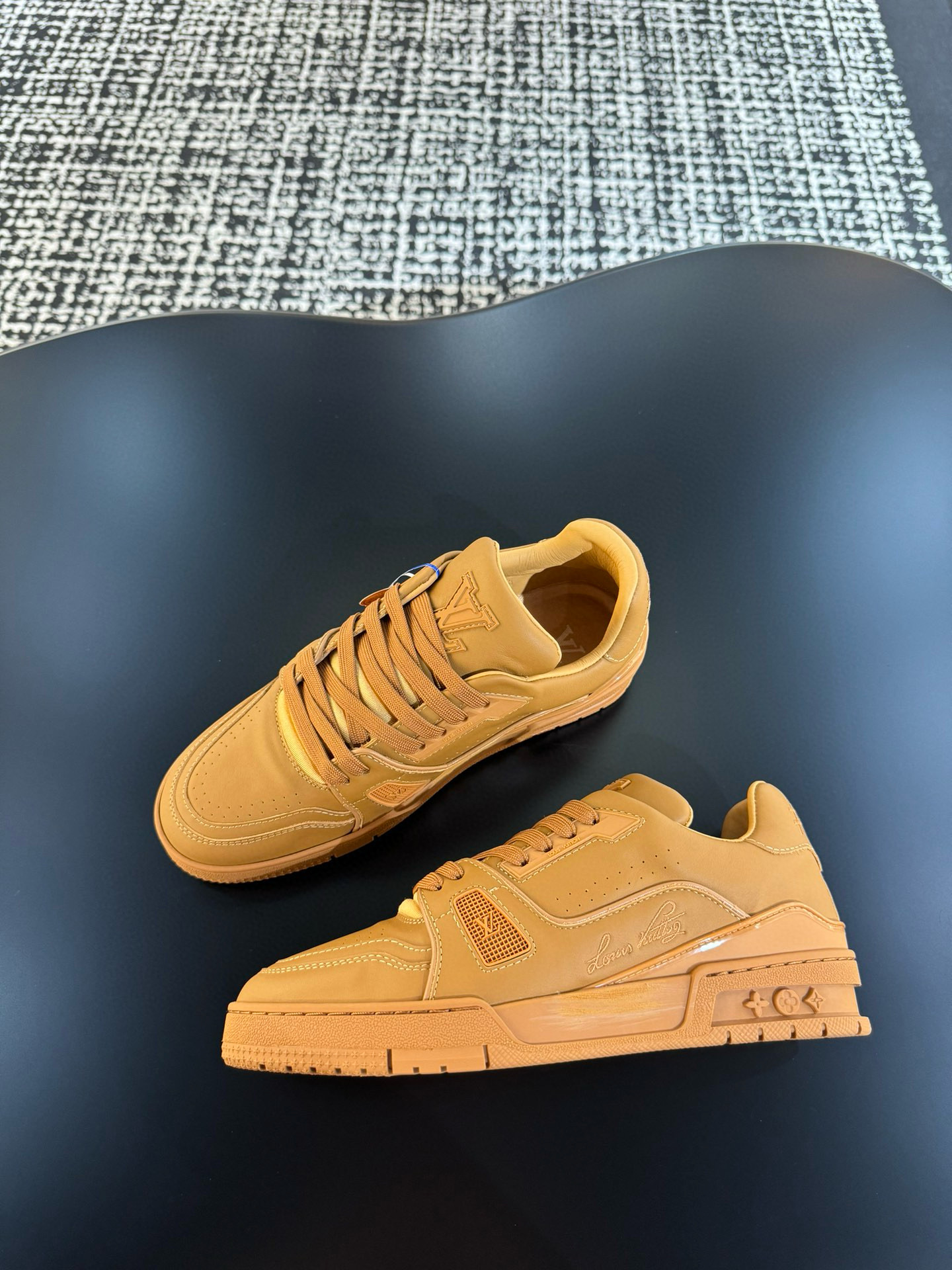 [LOUIS VUITTON] 루이비통 LV 트레이너 스니커즈 남녀공용