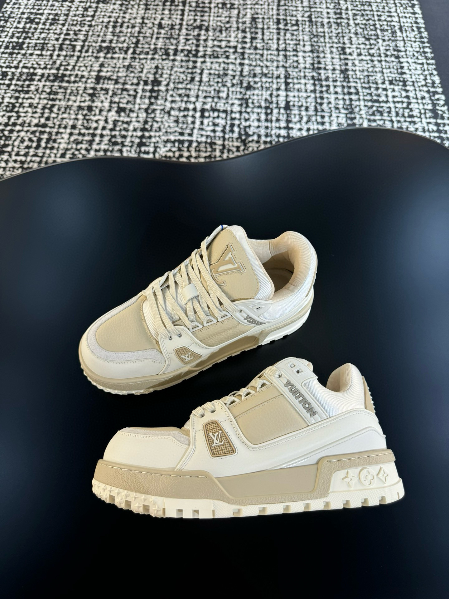 [LOUIS VUITTON] 루이비통 LV 트레이너 맥시 스니커즈 남녀공용