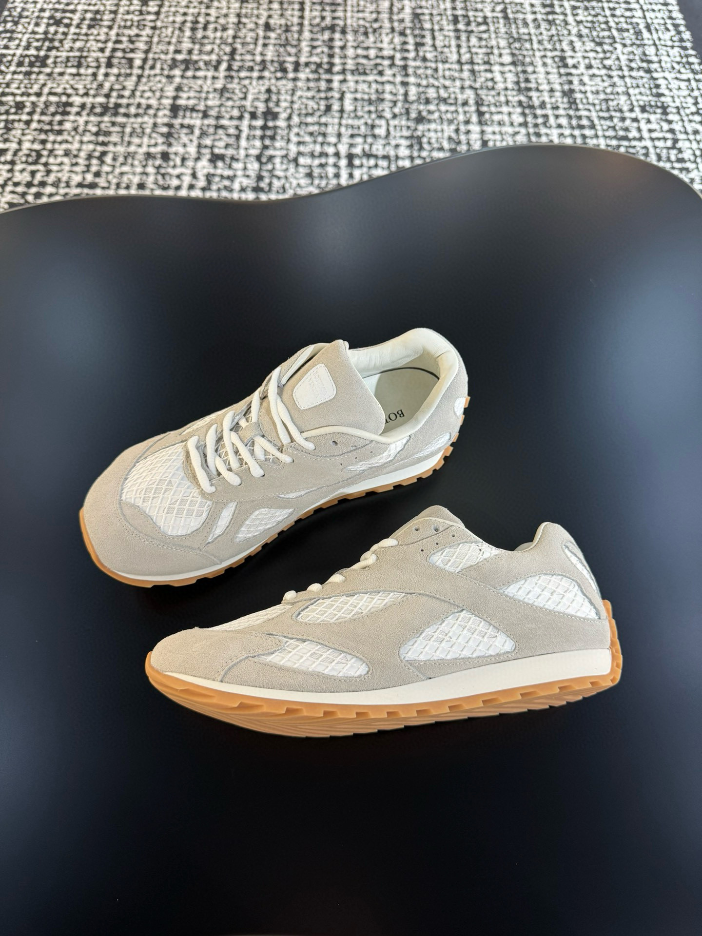 [Bottega Veneta] 보테가베네타 오르빗 스웨이드 스니커즈 남녀공용