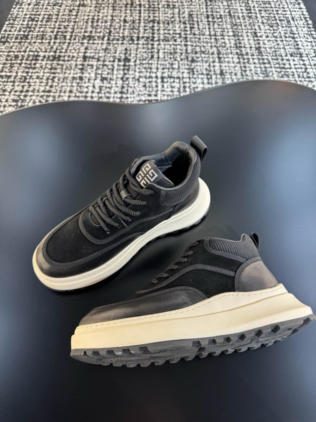 [GIVENCHY] 지방시 GIV1 스니커즈 남성용