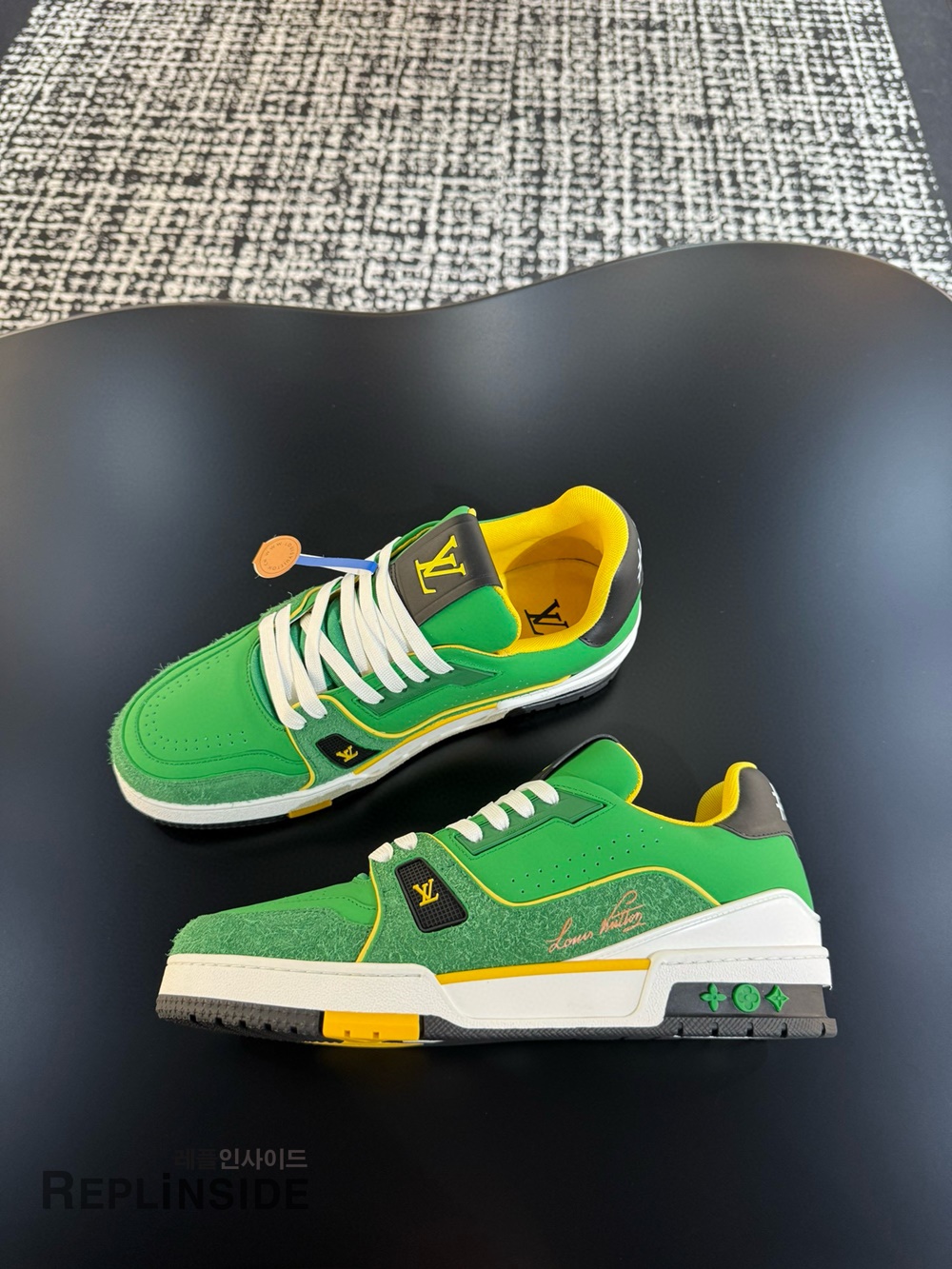 [LOUIS VUITTON] 루이비통 LV 트레이너 스니커즈 남성용