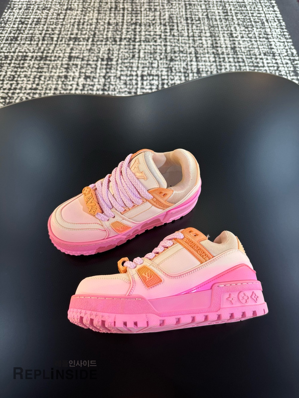 [LOUIS VUITTON] 루이비통 LV 트레이너 맥시 스니커즈 남녀공용