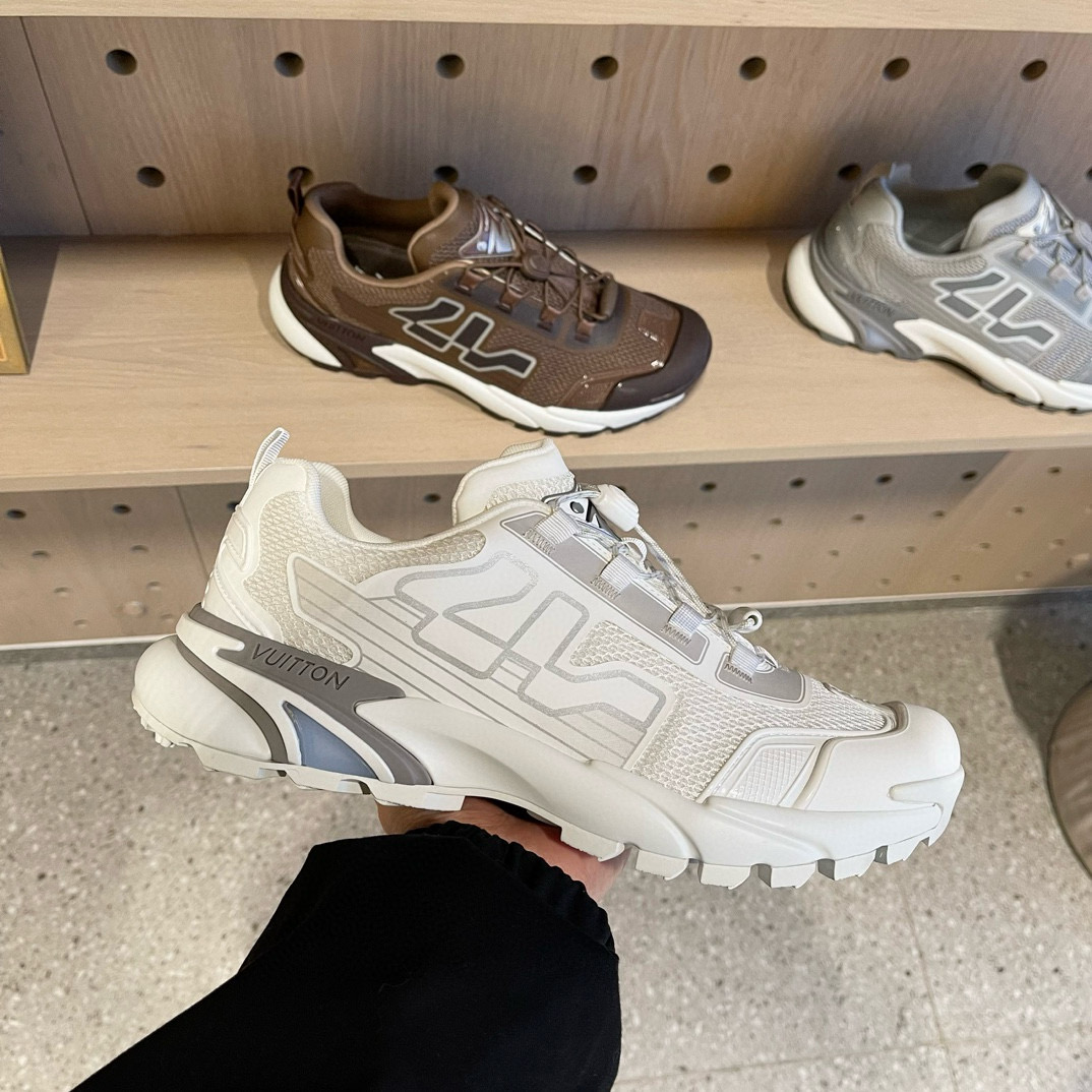 [LOUIS VUITTON] 루이비통 Runner Tatic 러너 태틱 스니커즈 남성용