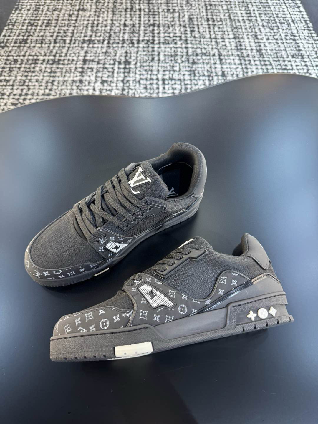 [LOUIS VUITTON] 루이비통 LV 트레이너 스니커즈 남성용