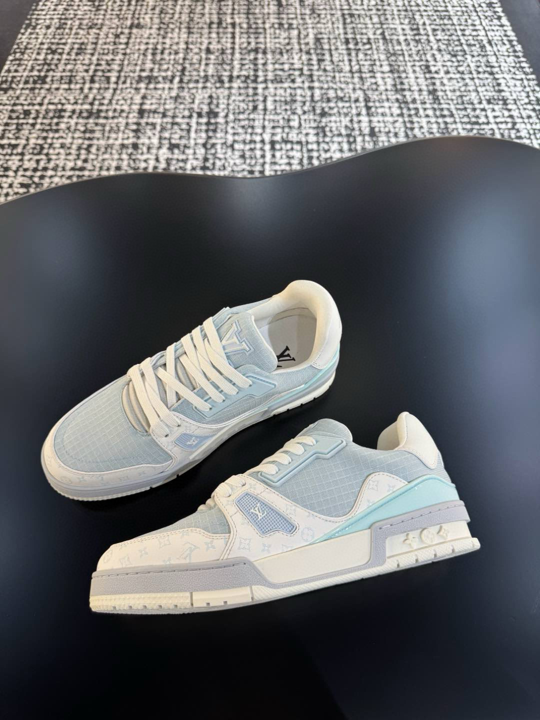 [LOUIS VUITTON] 루이비통 LV 트레이너 스니커즈 남성용