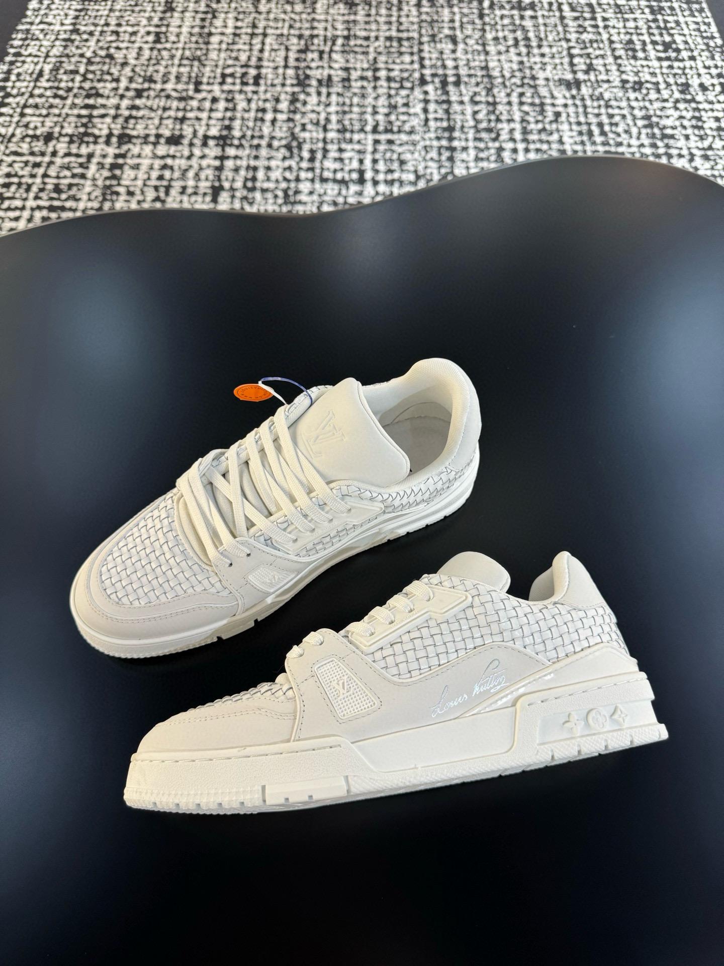 [LOUIS VUITTON] 루이비통 LV 트레이너 스니커즈 남녀공용