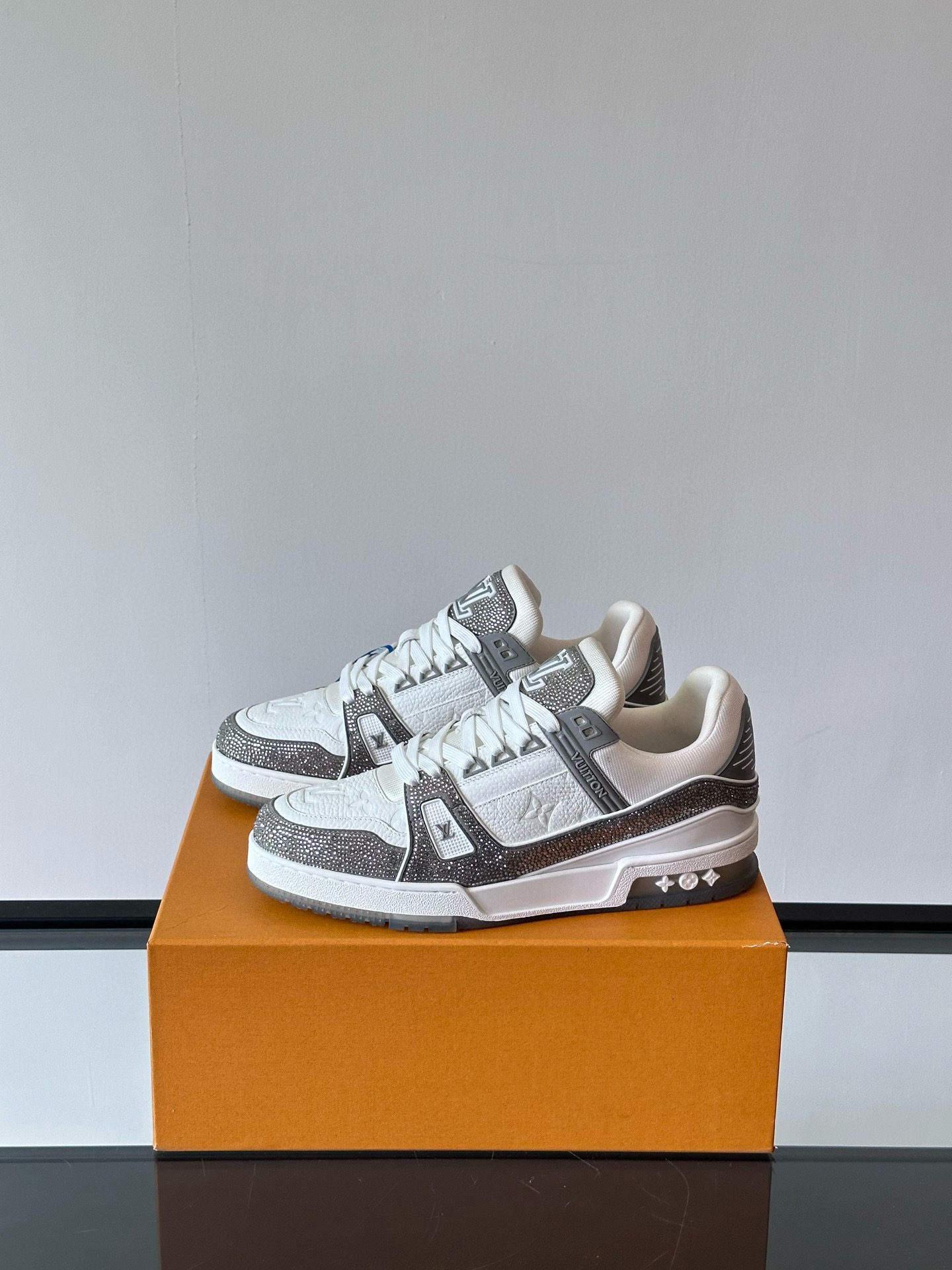 [LOUIS VUITTON] 루이비통 LV 트레이너 스니커즈 남녀공용