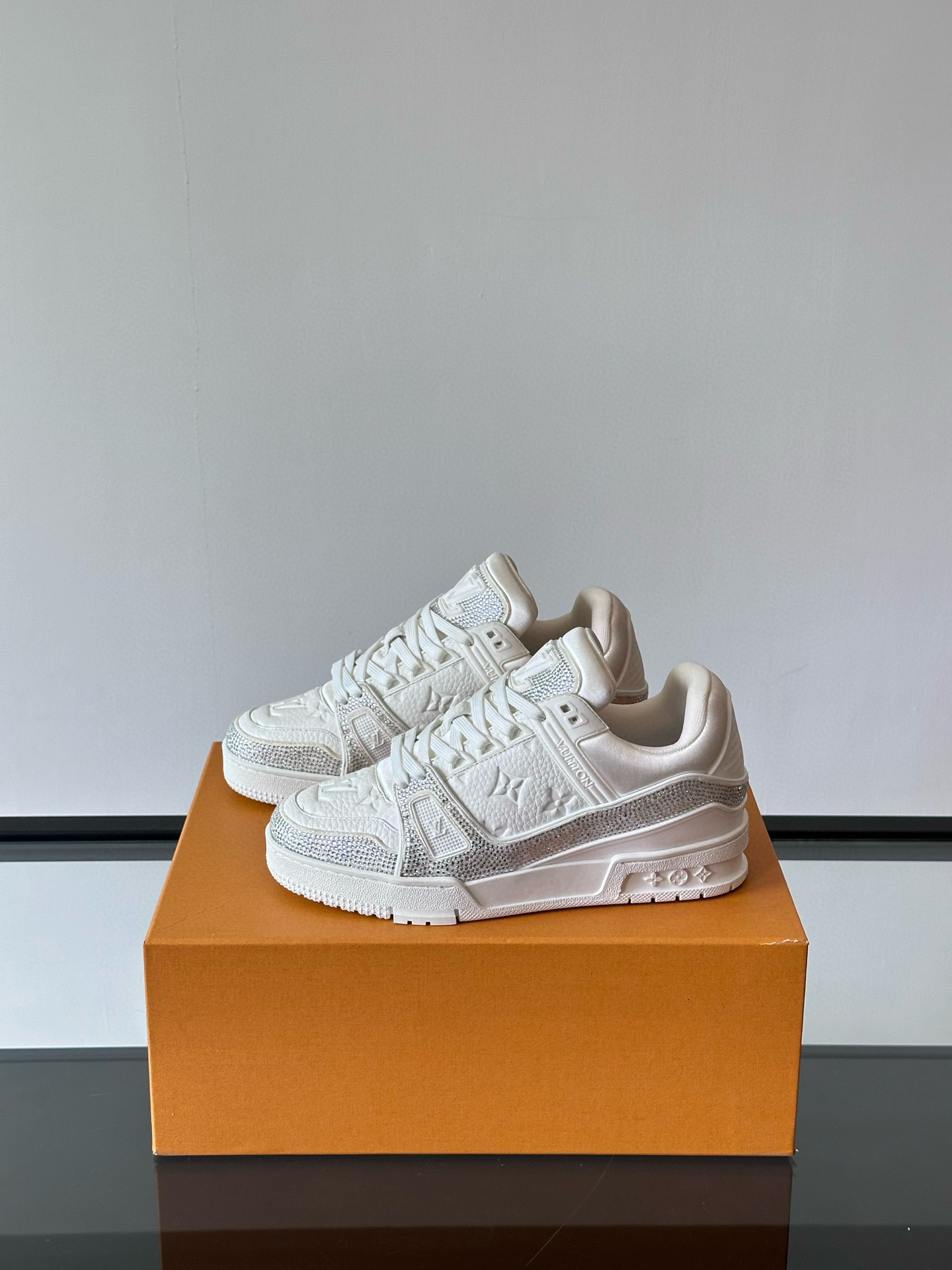 [LOUIS VUITTON] 루이비통 LV 트레이너 스니커즈 남녀공용