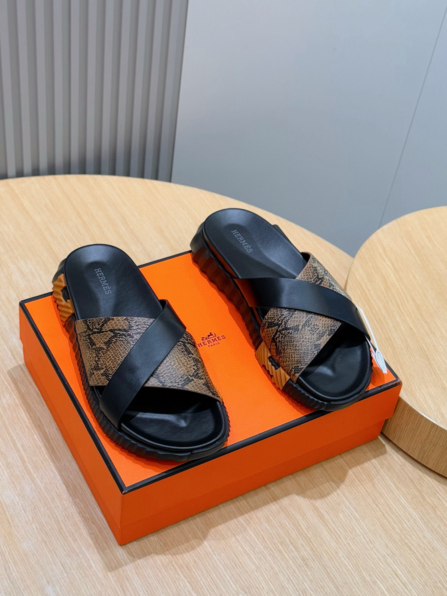 [HERMES] 에르메스 인프라 Infra 샌들 남성용