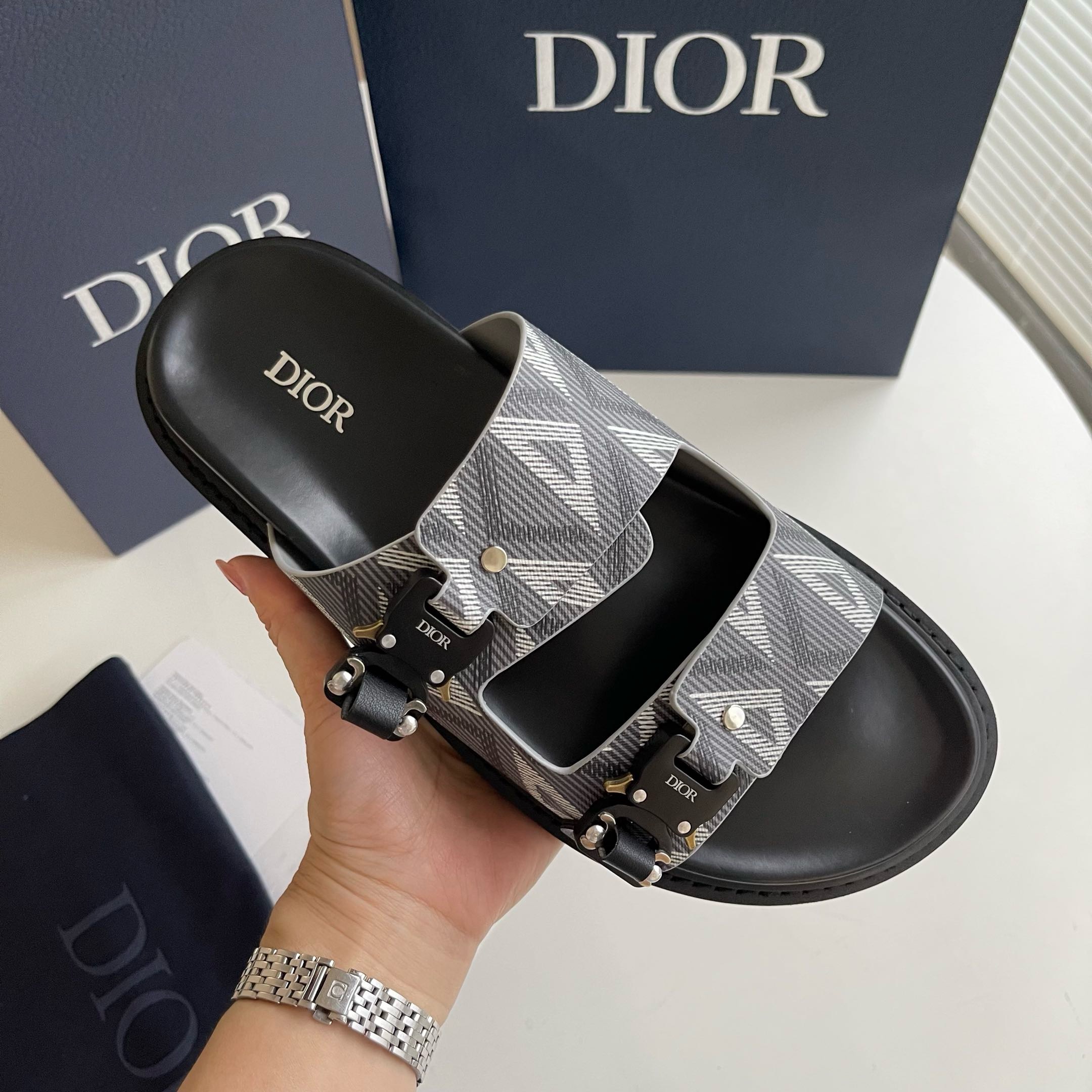 [DIOR] 디올 아쿠아 샌들 남성용