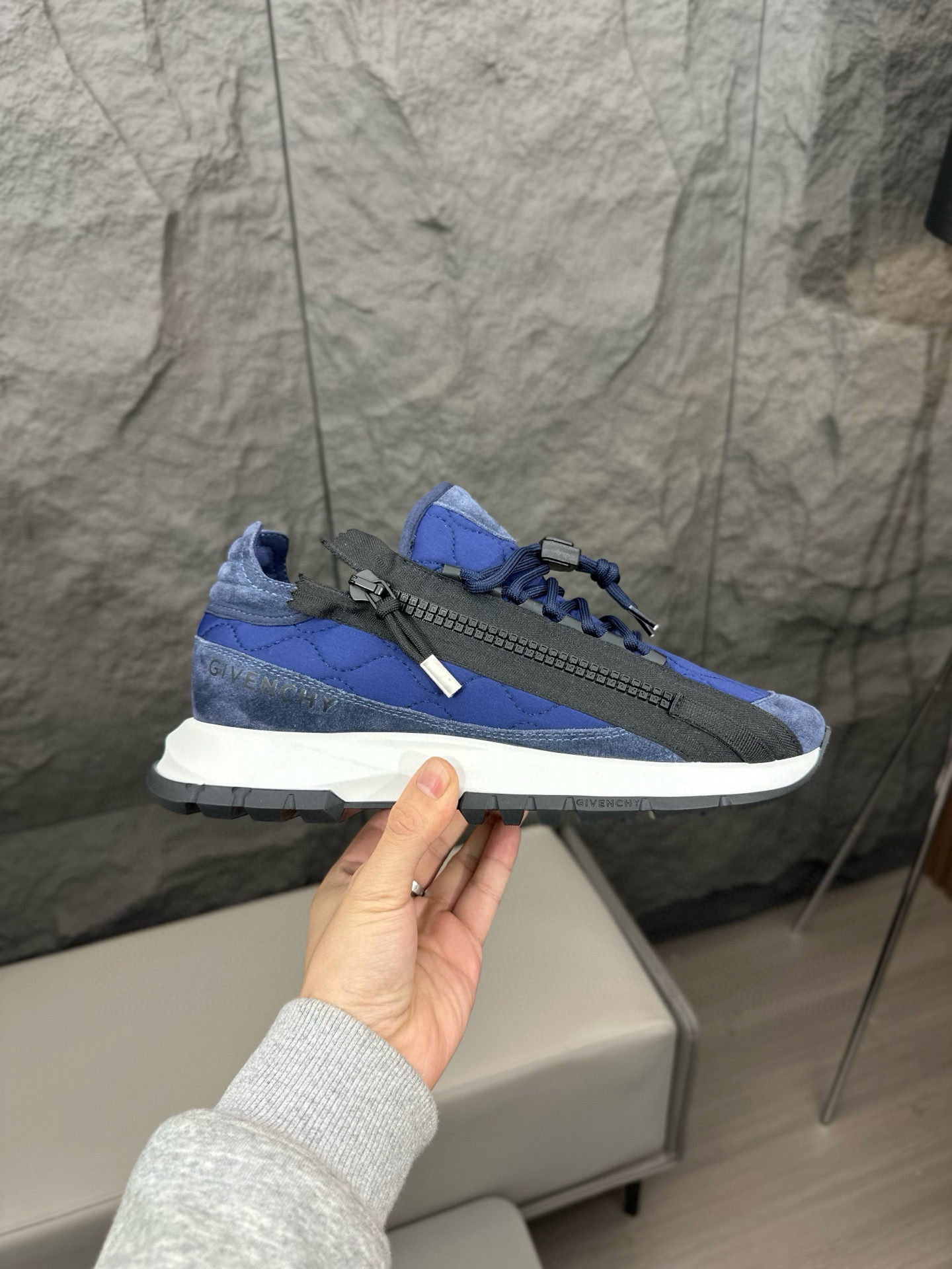 [GIVENCHY] 지방시 스펙터 지퍼 러너 스니커즈 남성용