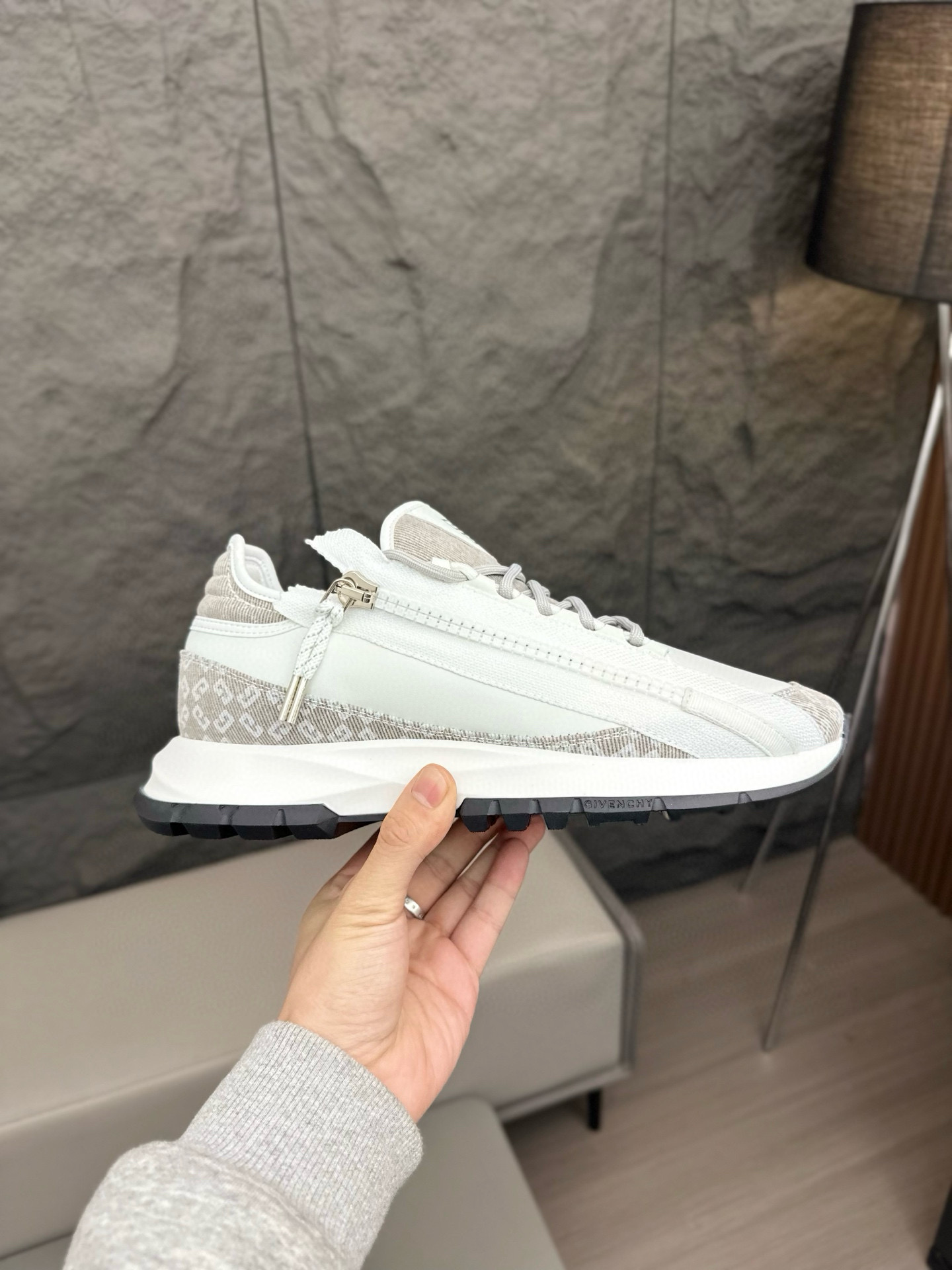 [GIVENCHY] 지방시 스펙터 지퍼 러너 스니커즈 남성용