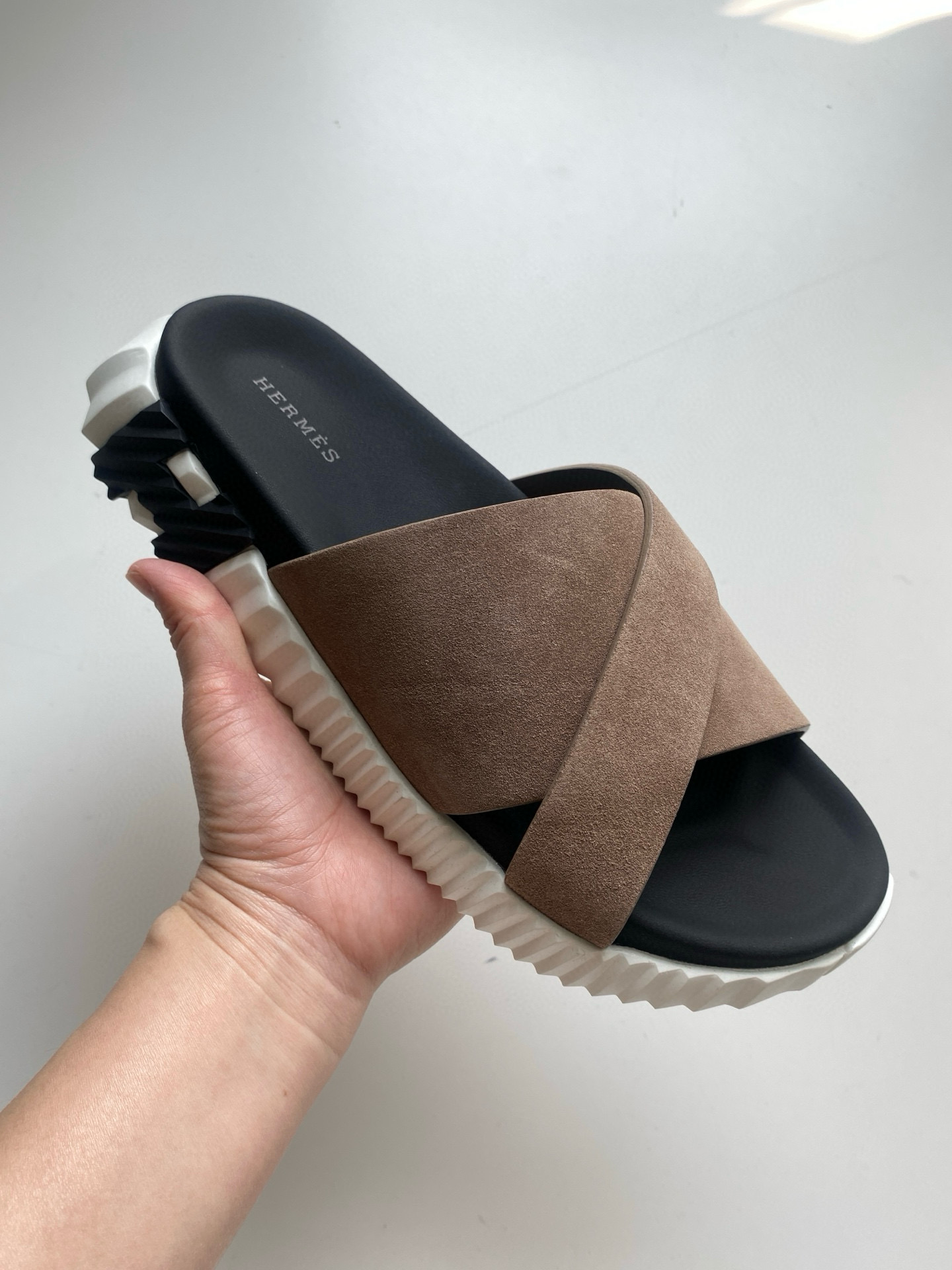 [HERMES] 에르메스 인프라 나파 샌들 남성용