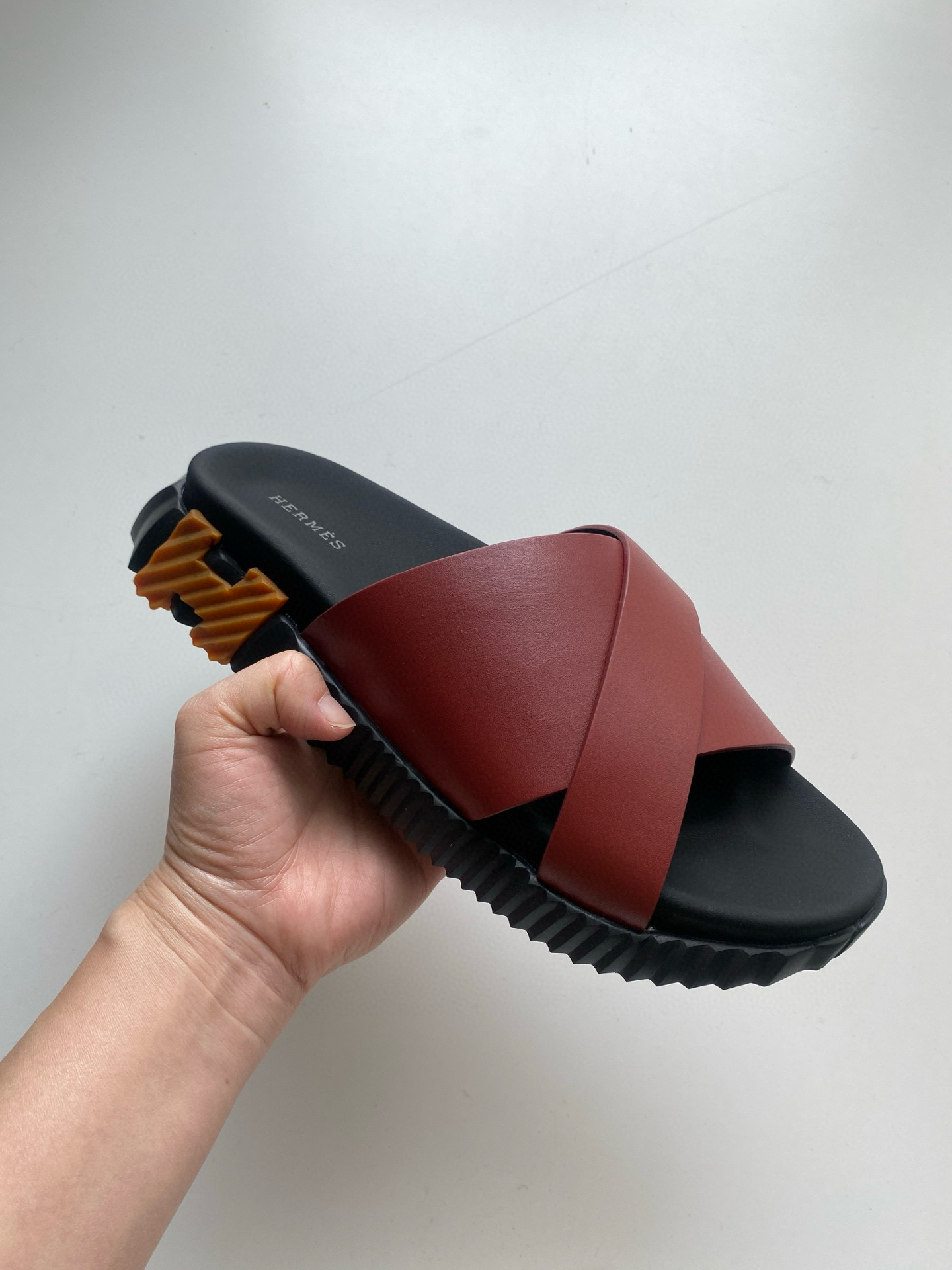 [HERMES] 에르메스 인프라 나파 샌들 남성용