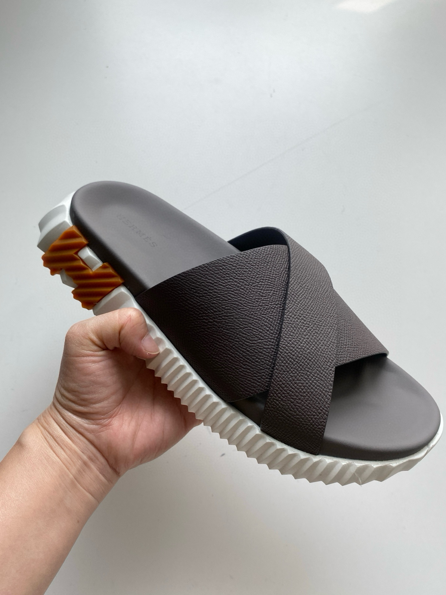 [HERMES] 에르메스 인프라 나파 샌들 남성용