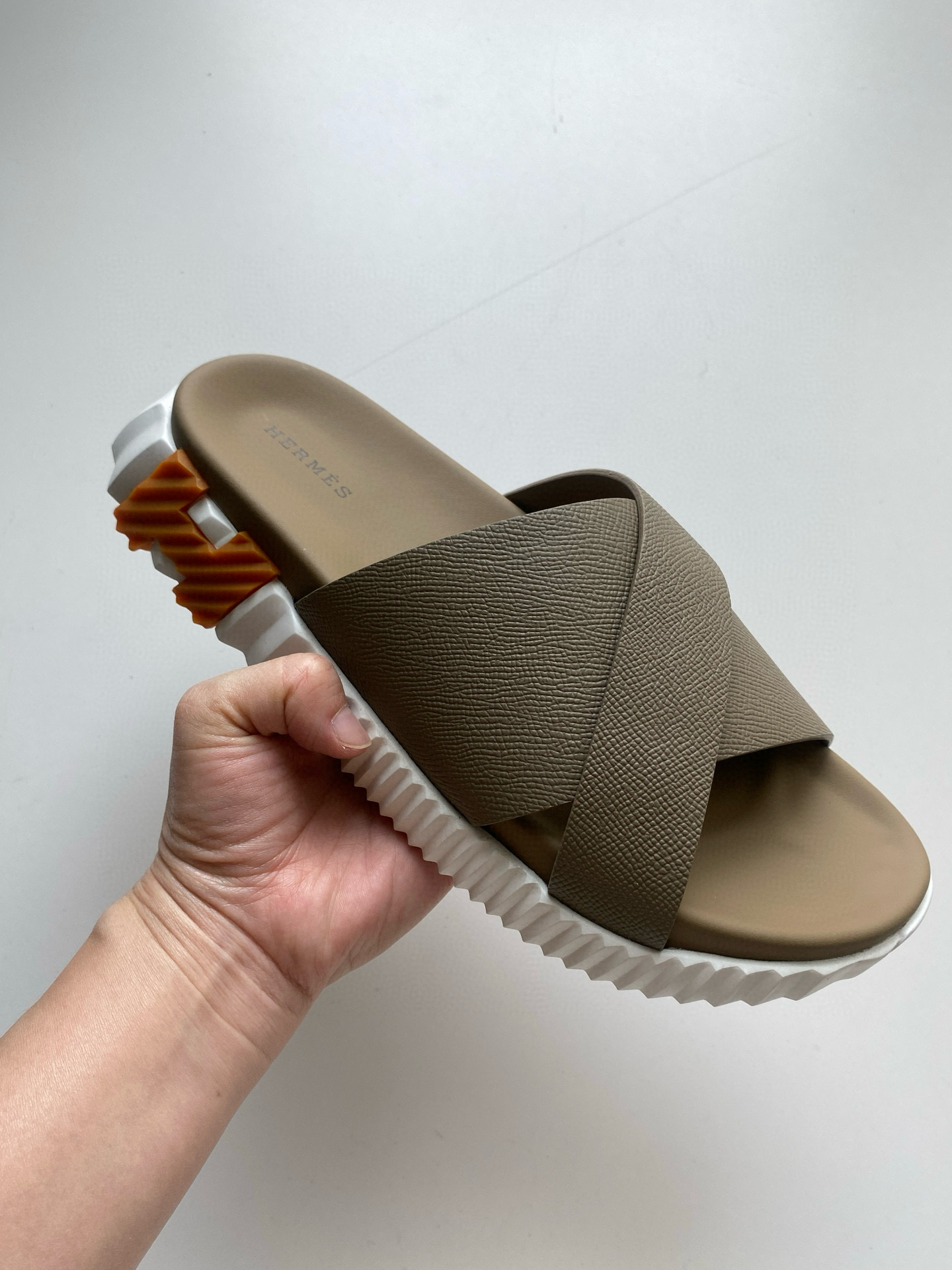 [HERMES] 에르메스 인프라 나파 샌들 남성용