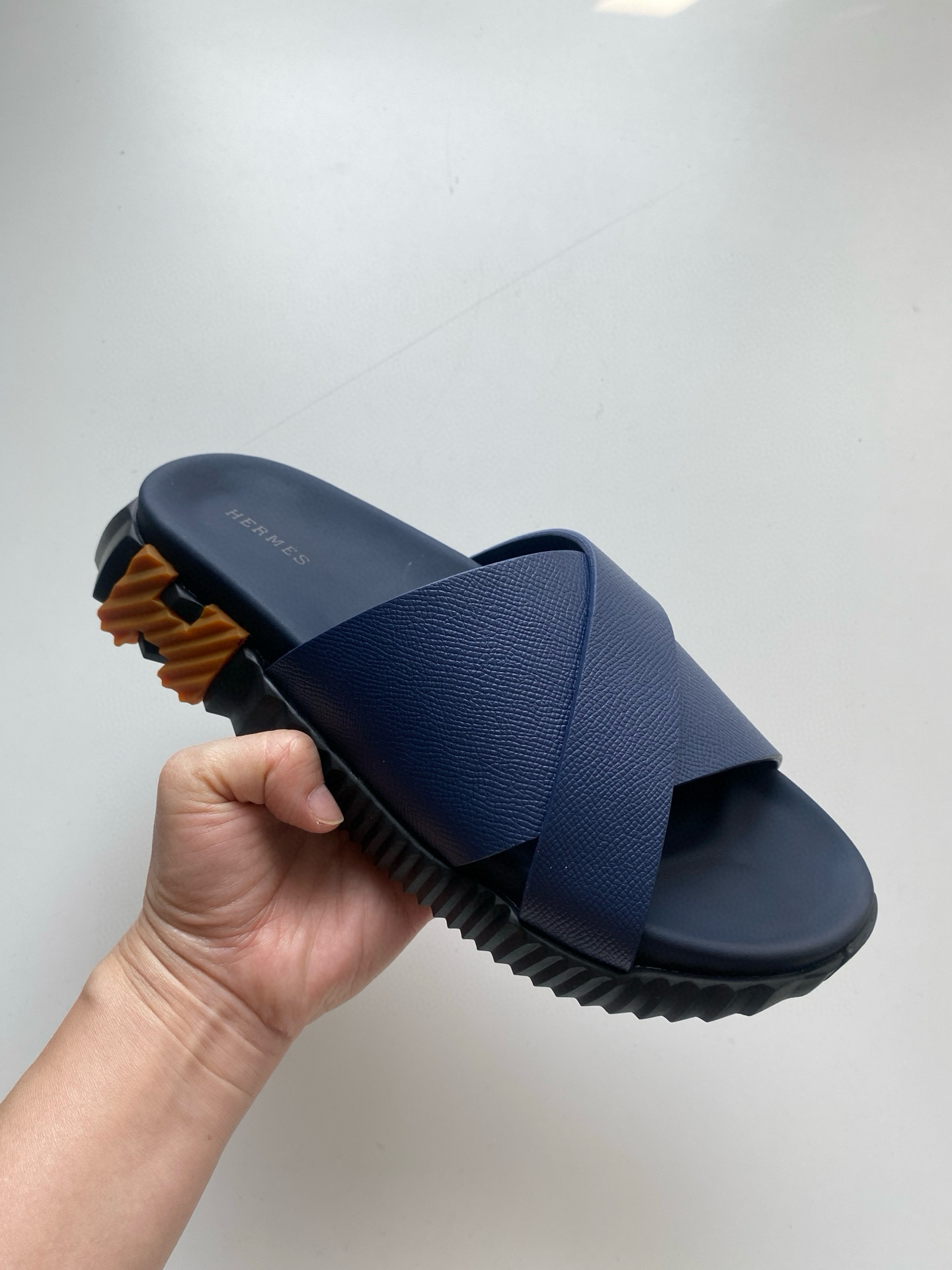[HERMES] 에르메스 인프라 나파 샌들 남성용