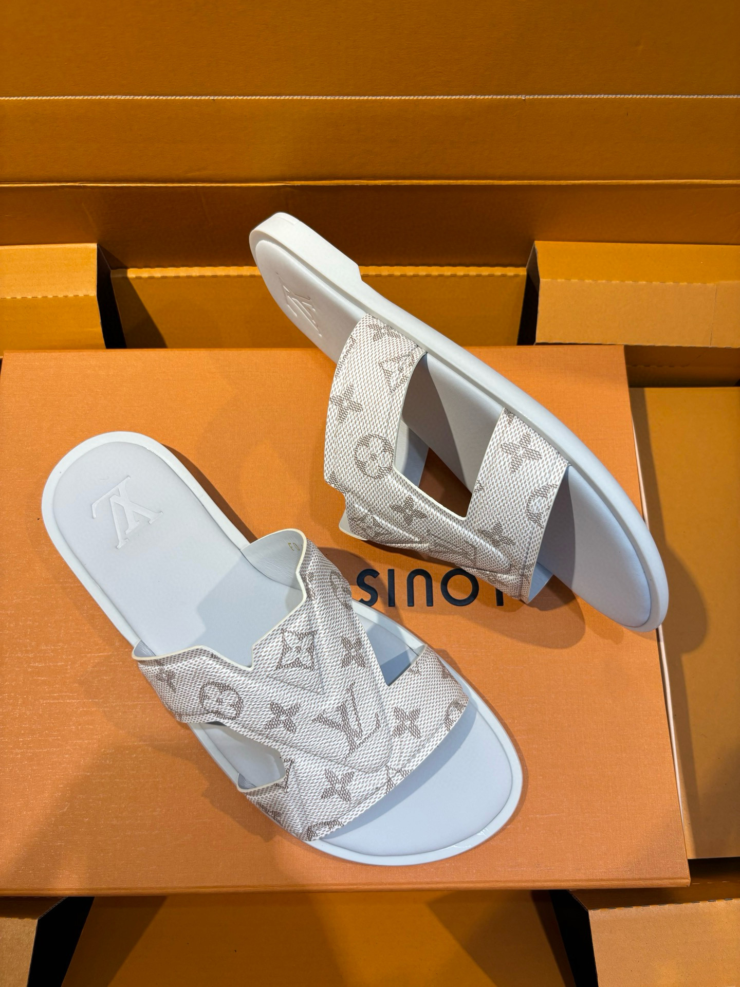 [LOUIS VUITTON] 루이비통 오아시스 샌들 남성용