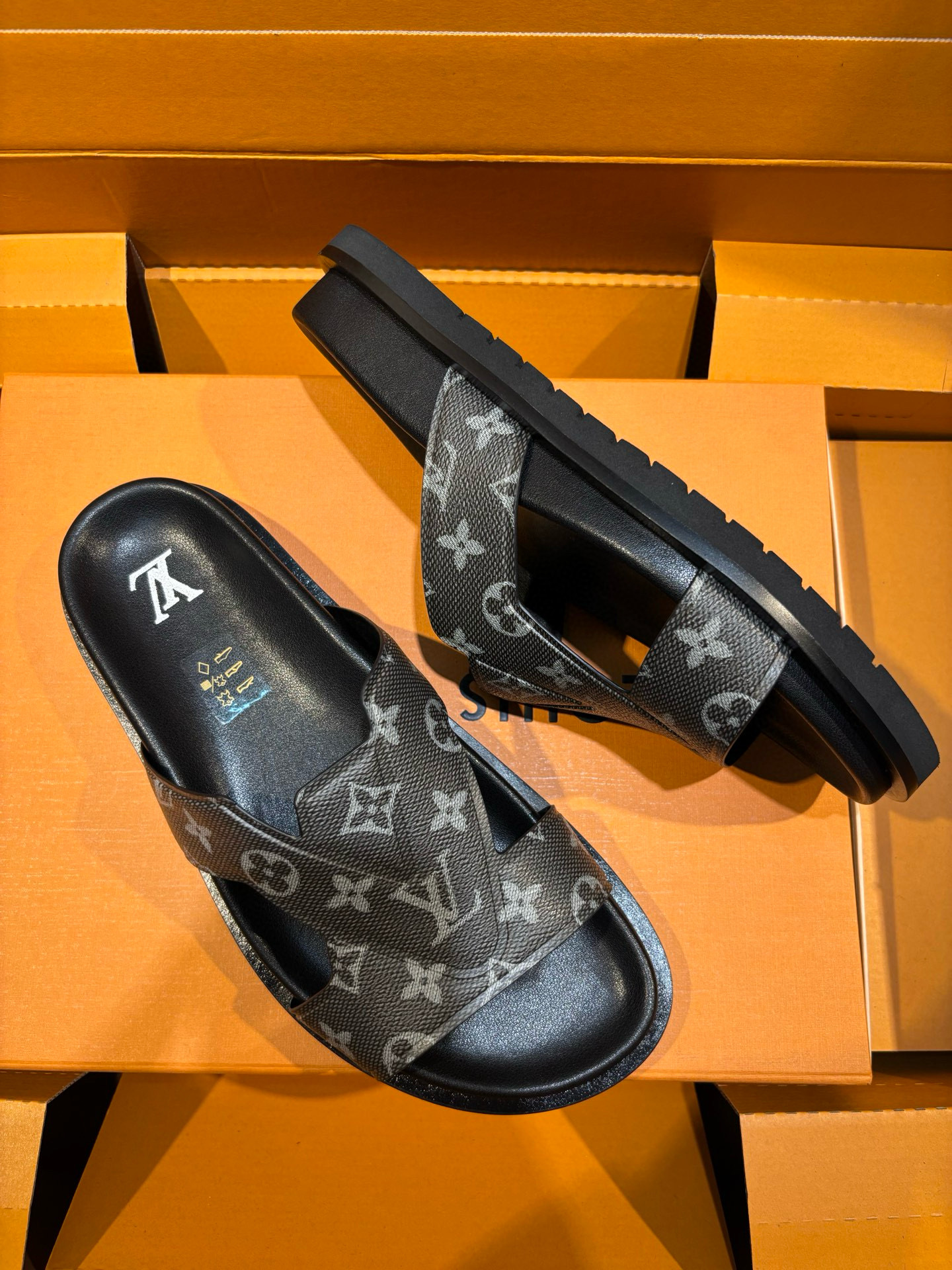 [LOUIS VUITTON] 루이비통 포르토피노 뮬 슬리퍼 남성용