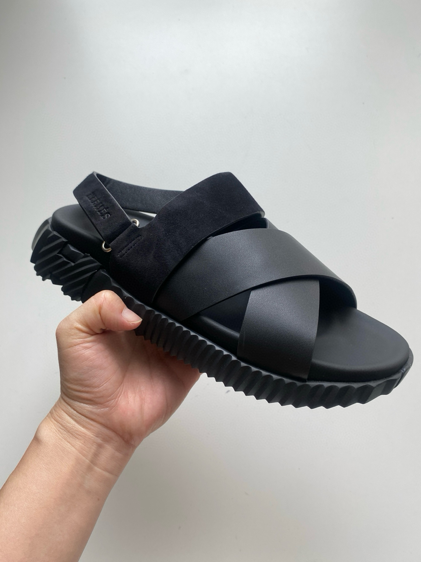 [HERMES] 에르메스 일레트릭 샌들 남성용