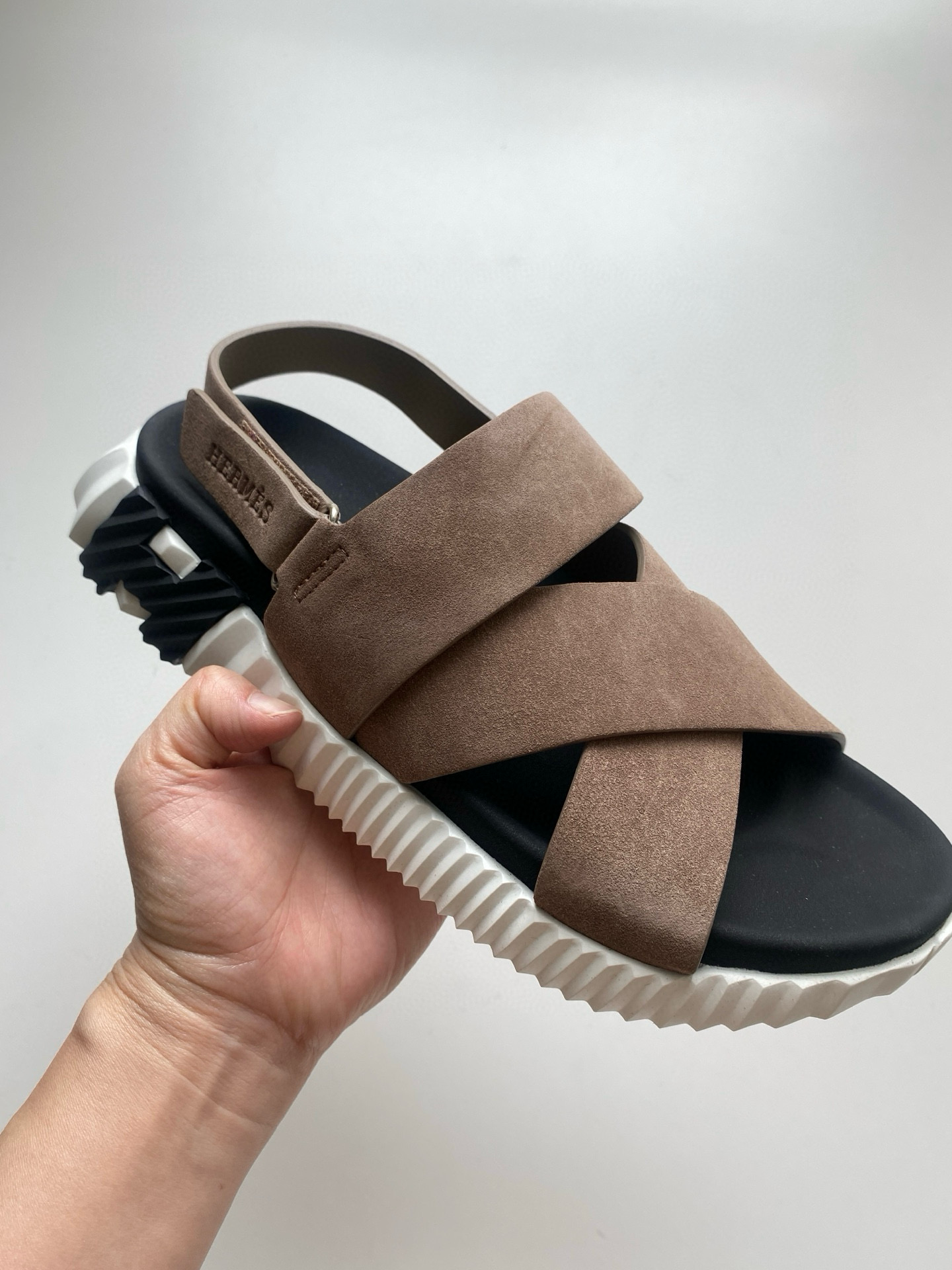 [HERMES] 에르메스 일레트릭 샌들 남성용