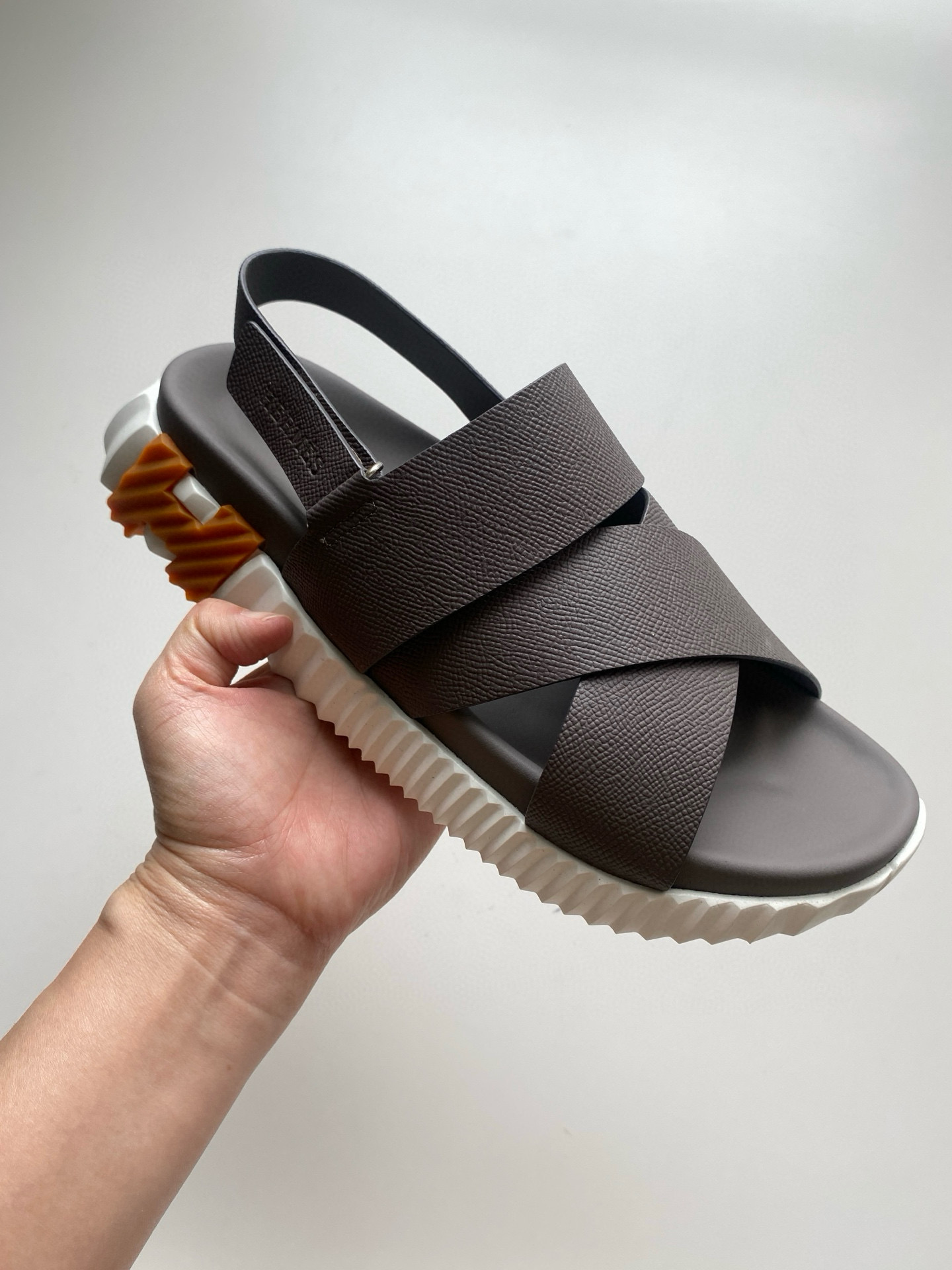 [HERMES] 에르메스 일레트릭 샌들 남성용