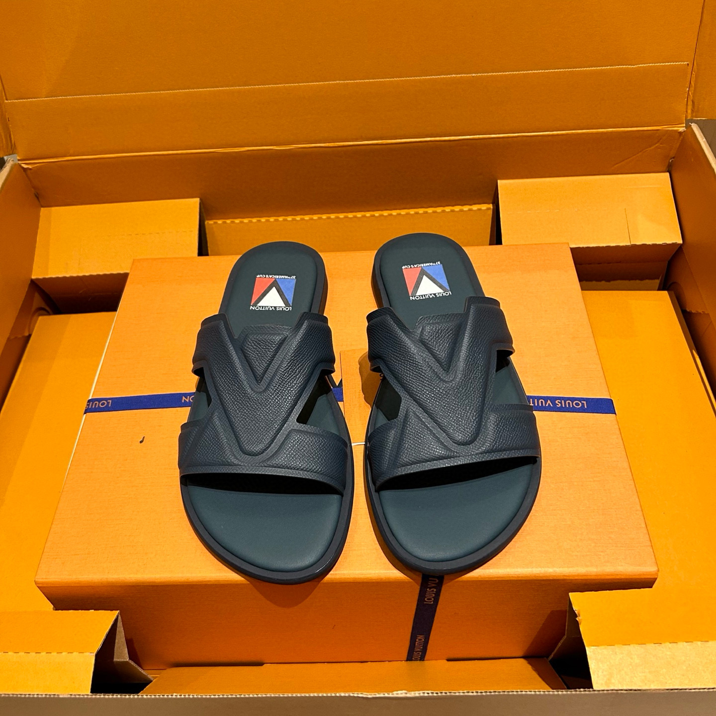 [LOUIS VUITTON] 루이비통 오아시스 샌들 남성용