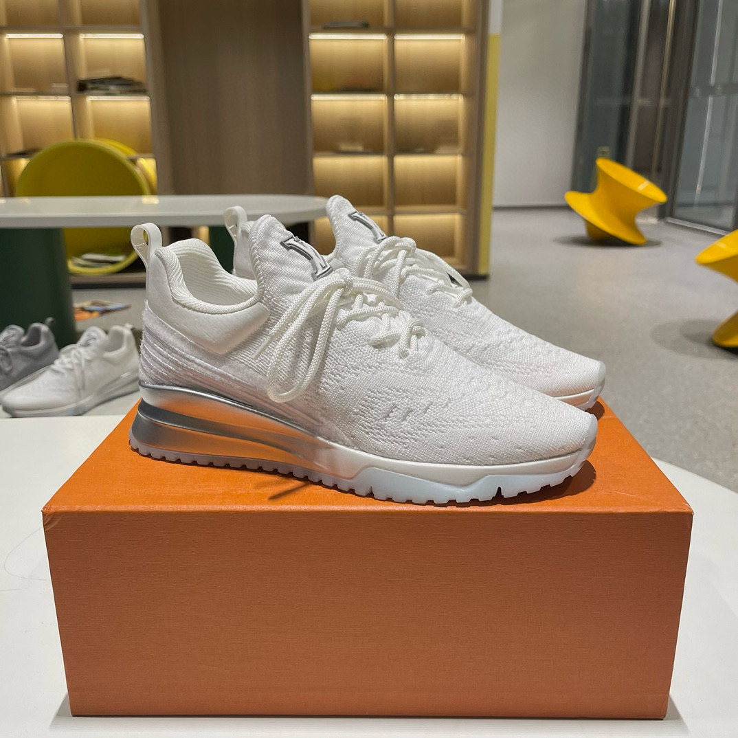 [LOUIS VUITTON] 루이비통 런어웨이 스니커즈 남성용