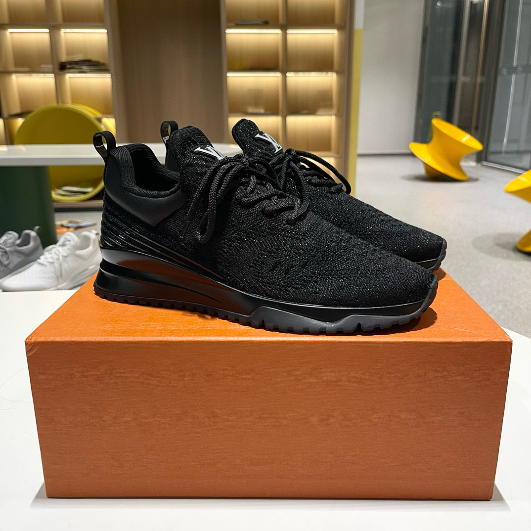 [LOUIS VUITTON] 루이비통 런어웨이 스니커즈 남성용