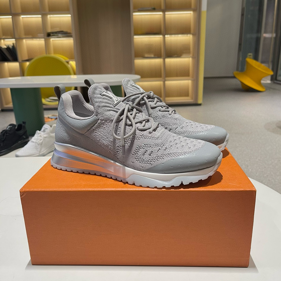 [LOUIS VUITTON] 루이비통 런어웨이 스니커즈 남성용