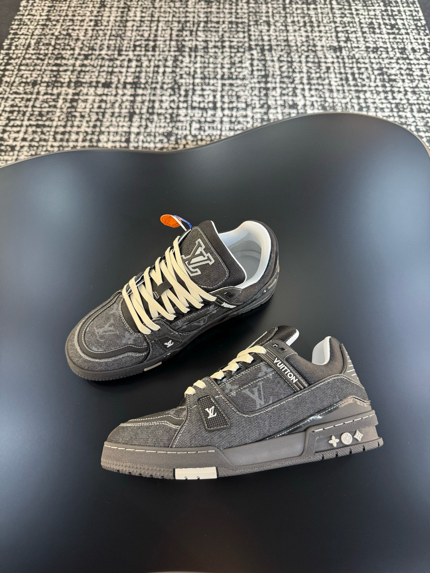 [LOUIS VUITTON] 루이비통 LV 트레이너 스니커즈 남성용