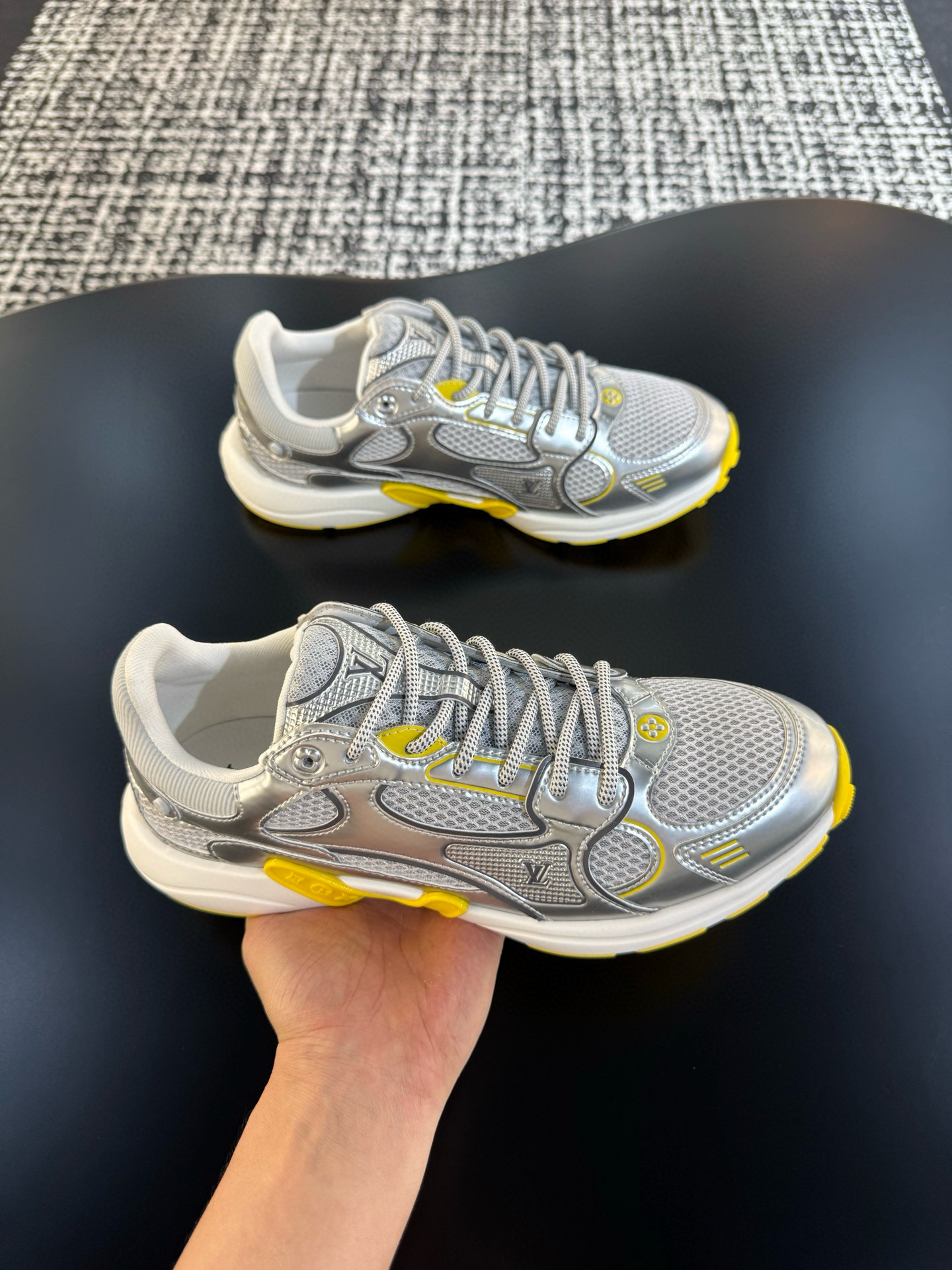 [LOUIS VUITTON] 루이비통 올림피아 스니커즈 남녀공용