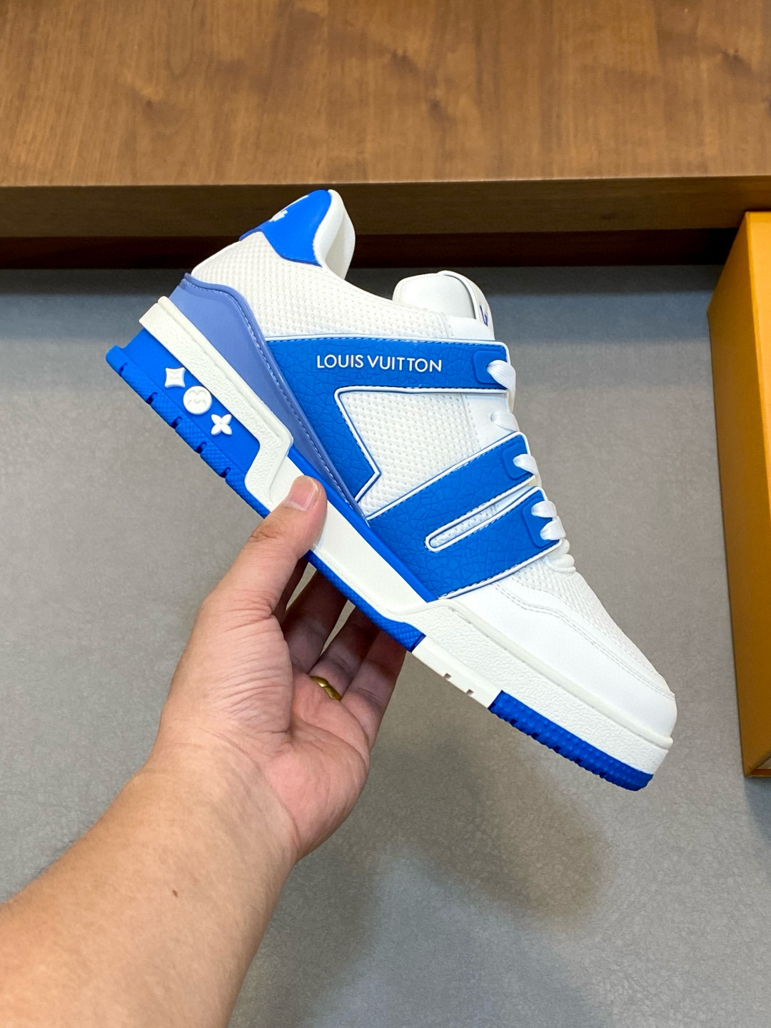 [LOUIS VUITTON] 루이비통 LV 트레이너 스니커즈 남성용