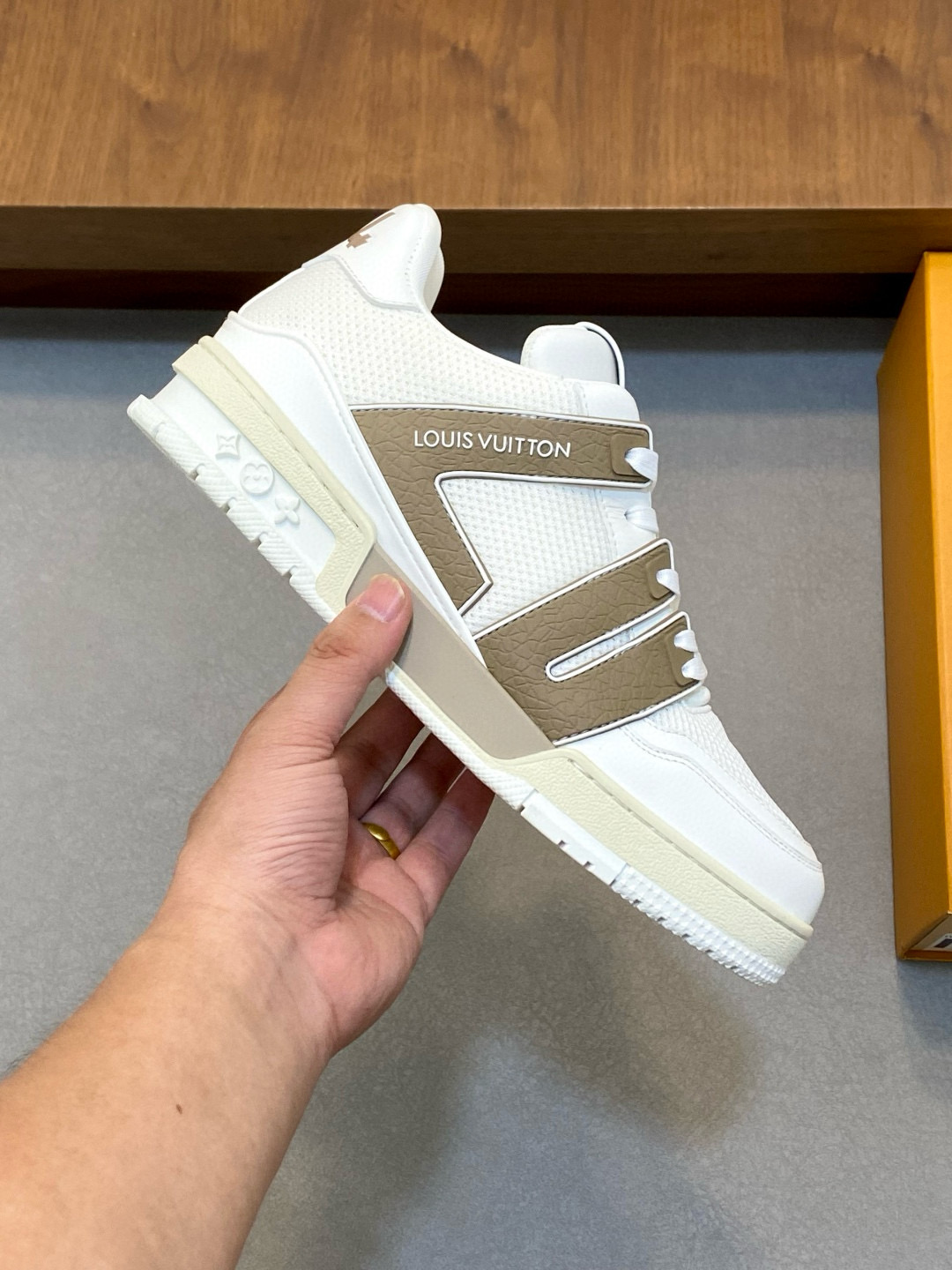 [LOUIS VUITTON] 루이비통 LV 트레이너 스니커즈 남성용
