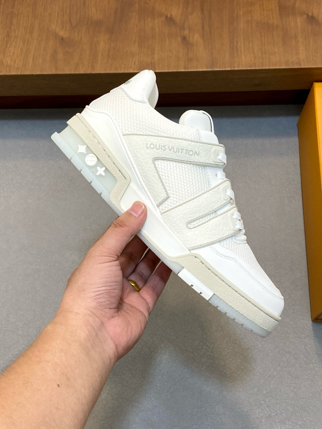 [LOUIS VUITTON] 루이비통 LV 트레이너 스니커즈 남성용