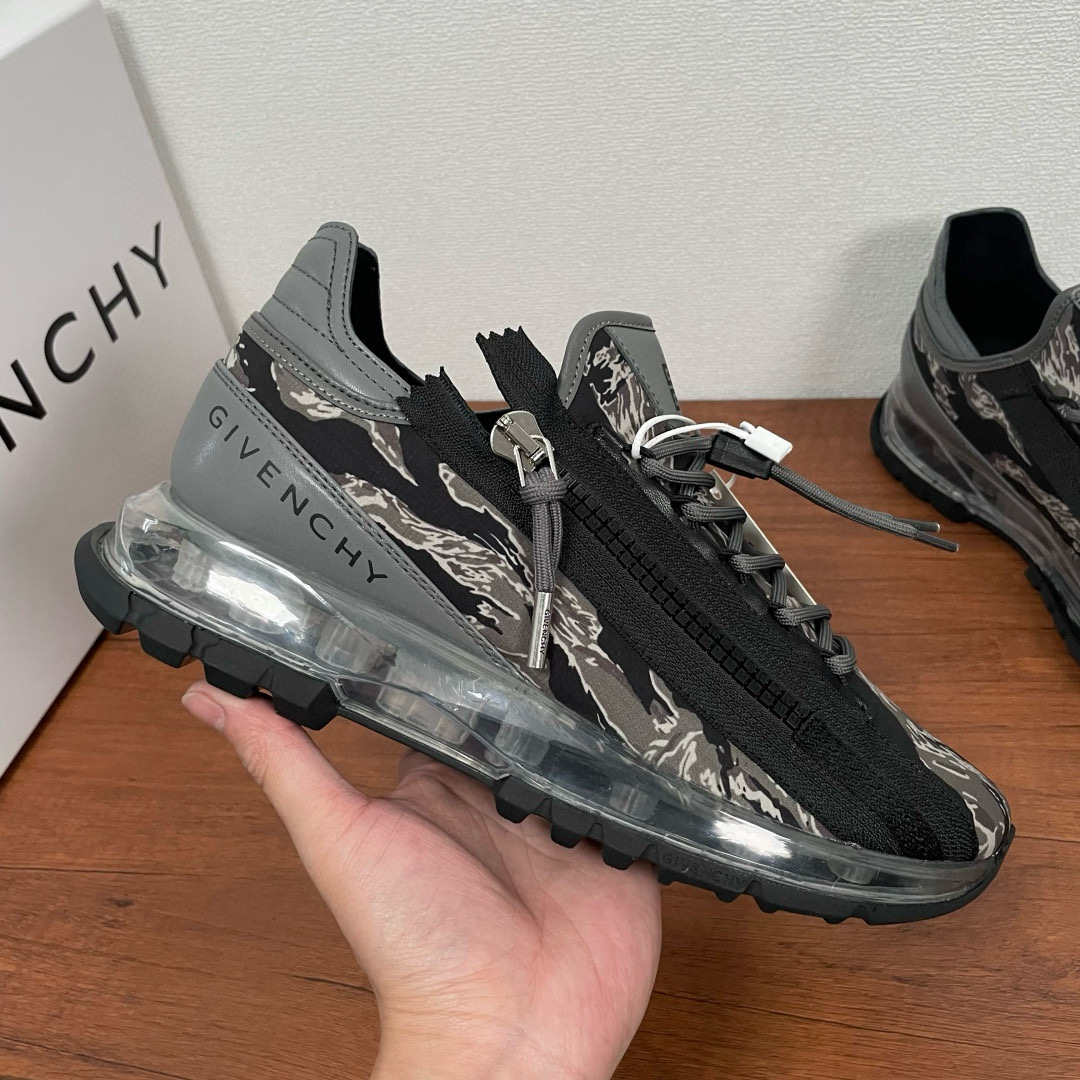 [GIVENCHY] 지방시 스펙터 러너 스니커즈 남성용