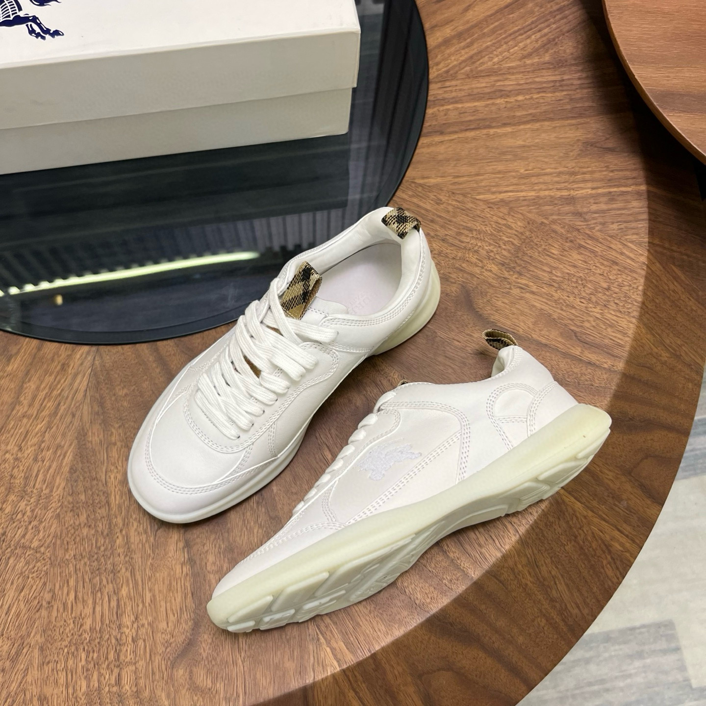 [BURBERRY] 버버리 매트릭스 스니커즈 남성용