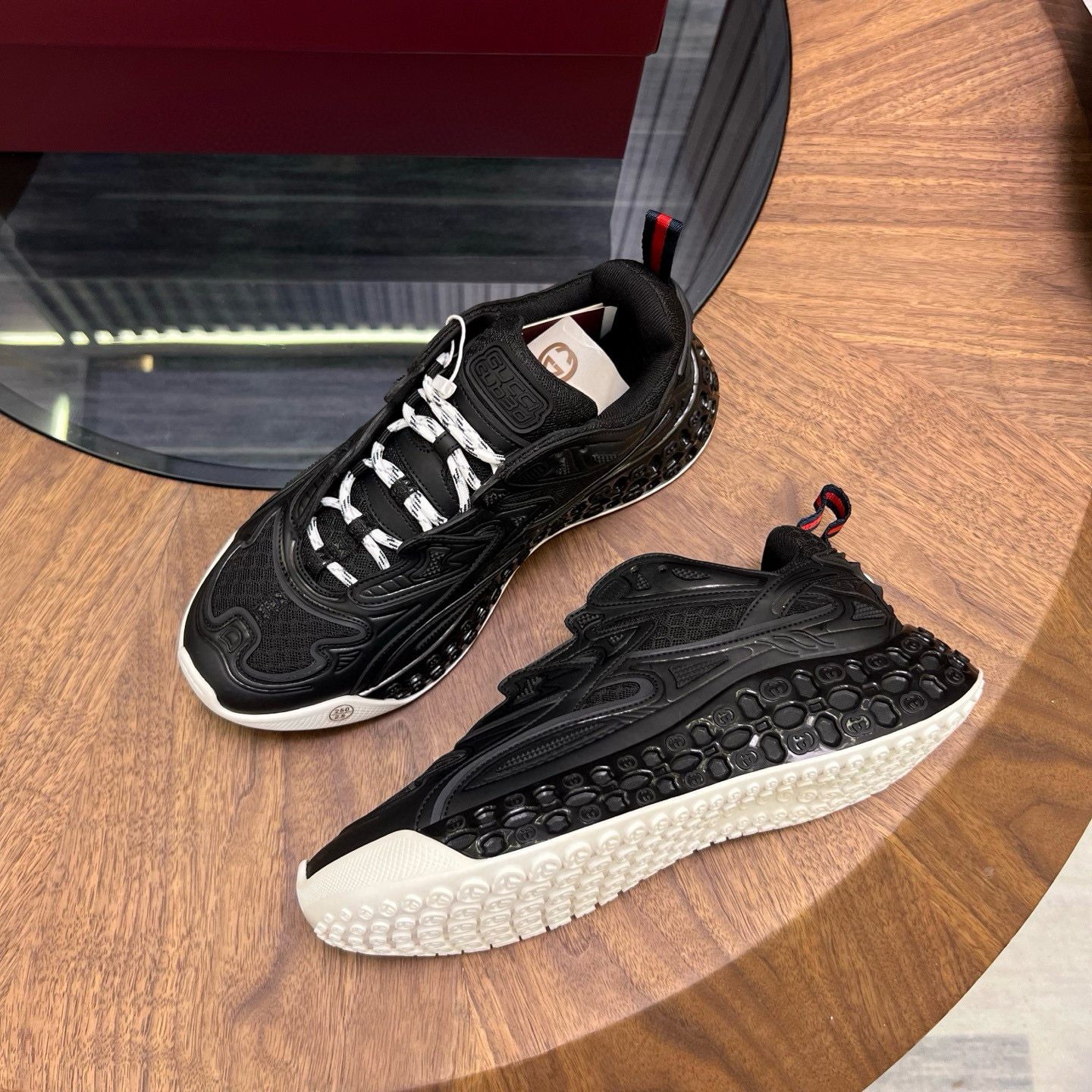 [GUCCI] 구찌 CUB3D 스니커즈 남성용