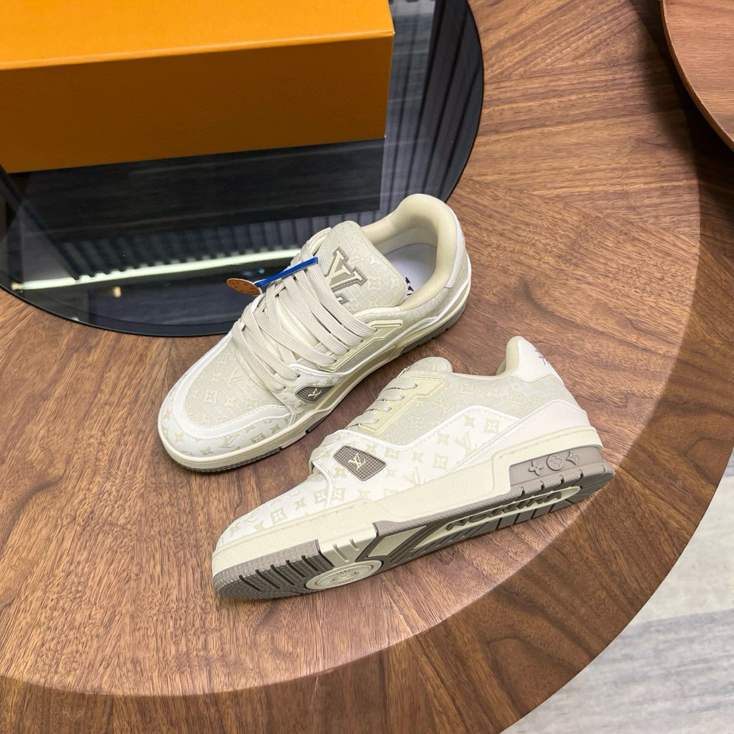 [LOUIS VUITTON] 루이비통 LV 트레이너 스니커즈 남녀공용