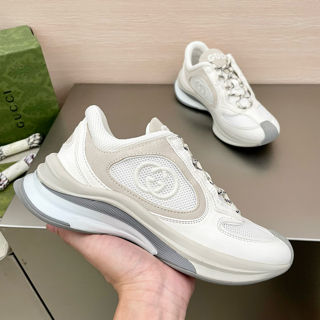 [GUCCI] 구찌 런 레더 스니커즈 남녀공용