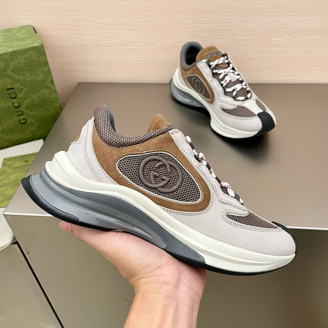 [GUCCI] 구찌 런 레더 스니커즈 남녀공용